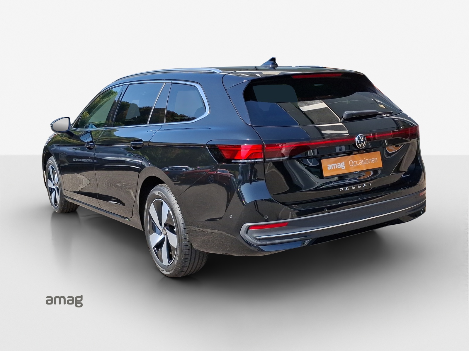 VW Passat Variant 2.0 TDI evo Business 4 Motion DSG-image-2