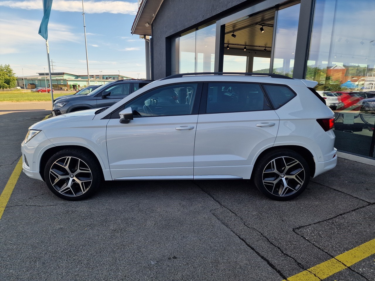 SEAT Ateca 2.0 TSI SWISS FR 4Drive DSG-image-2