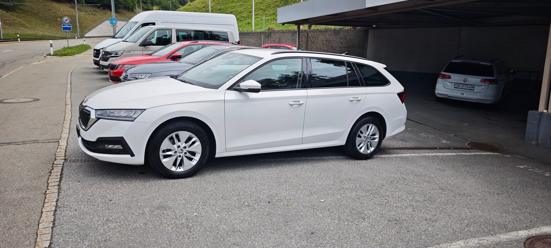 SKODA Octavia Combi 2.0 TDI DSG Style-image-2