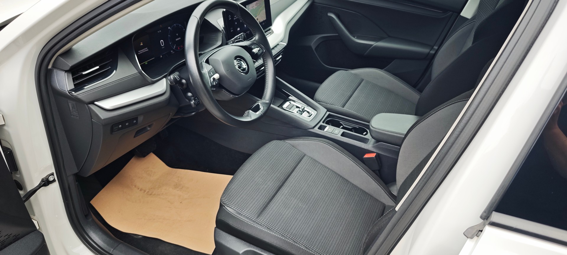 SKODA Octavia Combi 2.0 TDI DSG Style-image-8