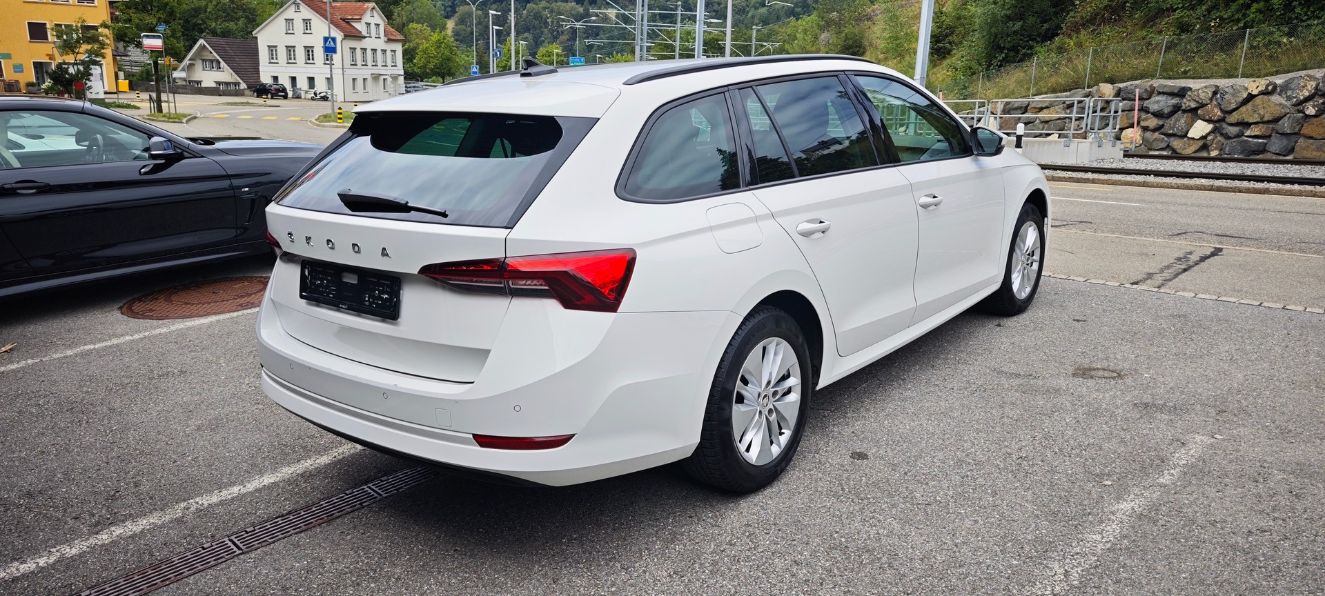 SKODA Octavia Combi 2.0 TDI DSG Style-image-5