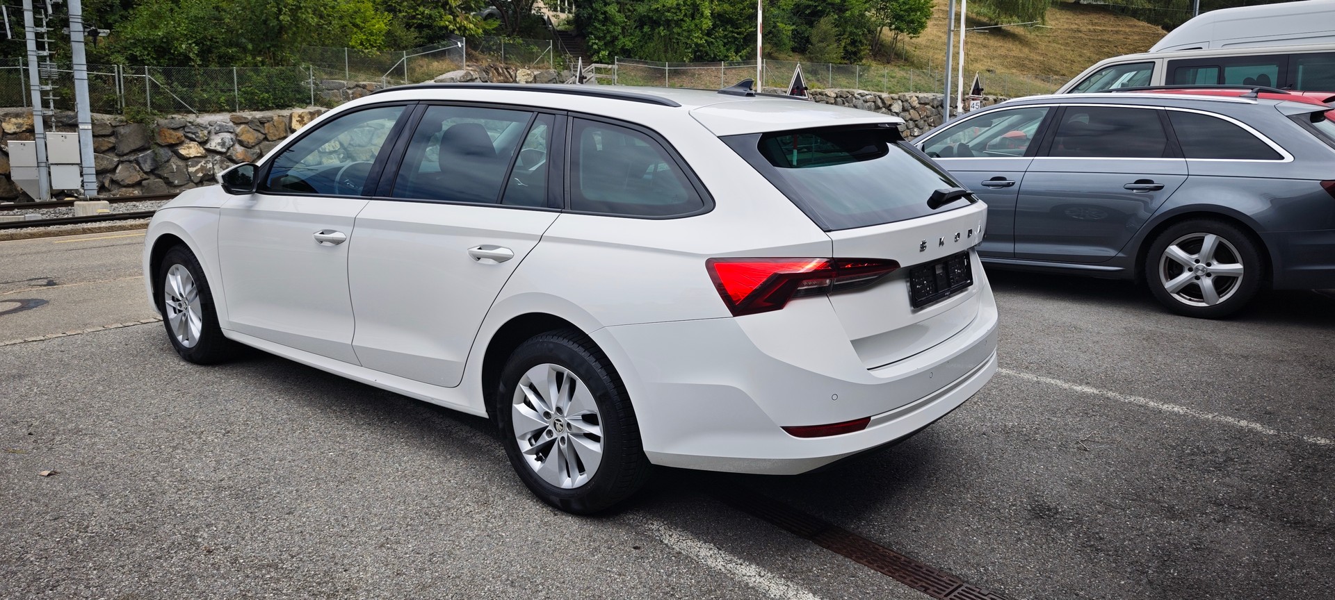 SKODA Octavia Combi 2.0 TDI DSG Style-image-3