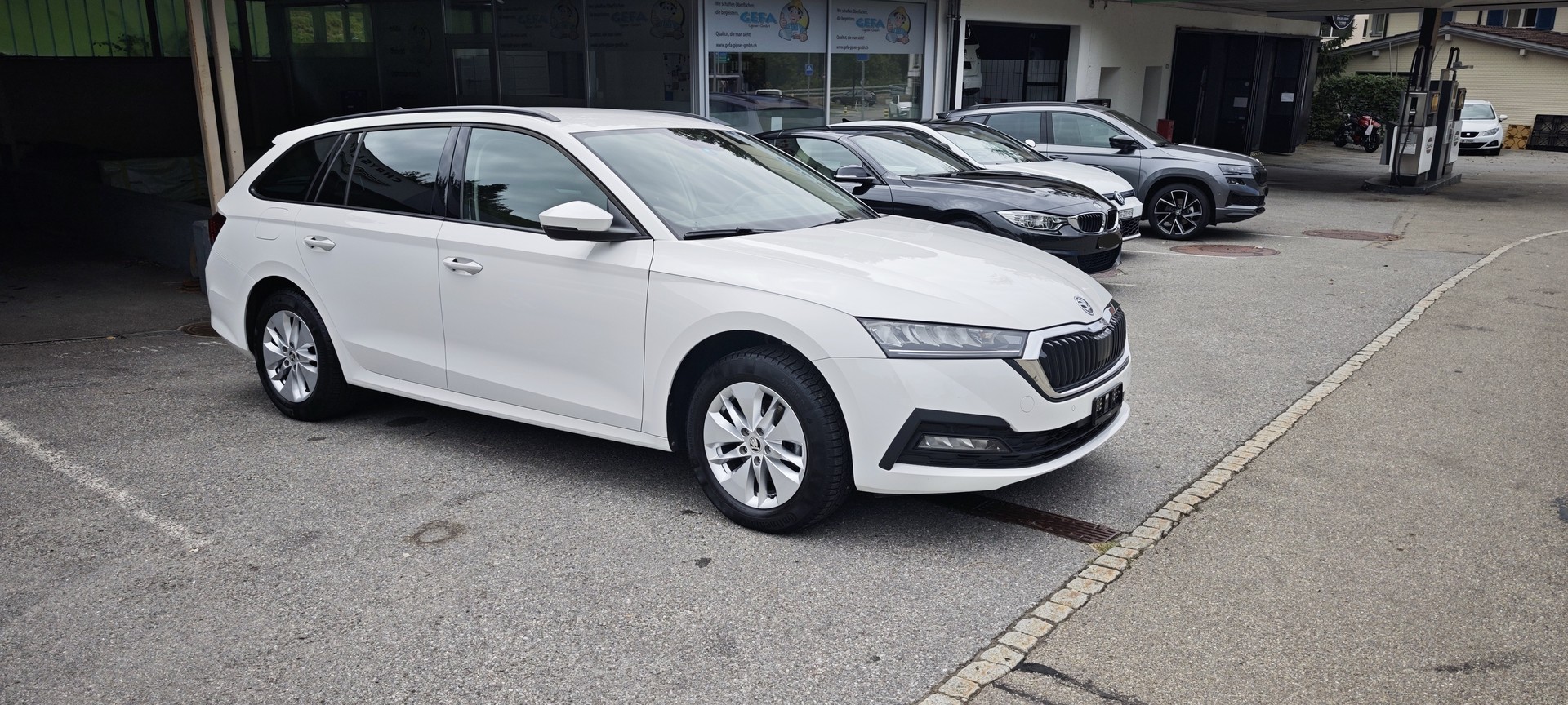 SKODA Octavia Combi 2.0 TDI DSG Style-image-7