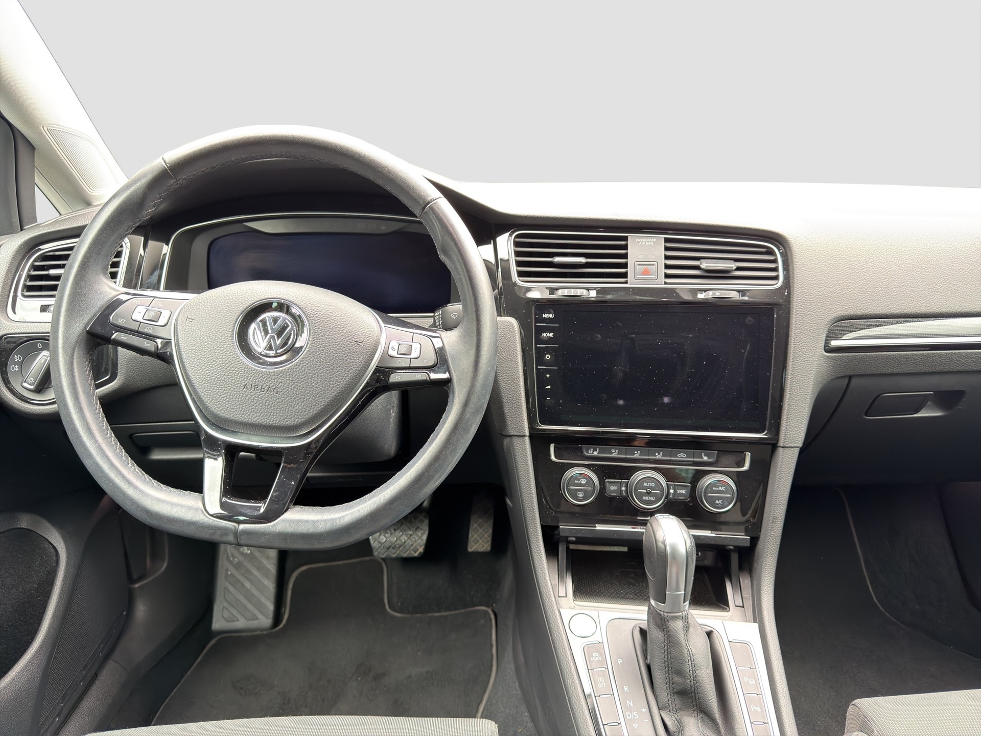 VW Golf 2.0 TDI Highline Swiss Line Limited 4M DSG-image-12