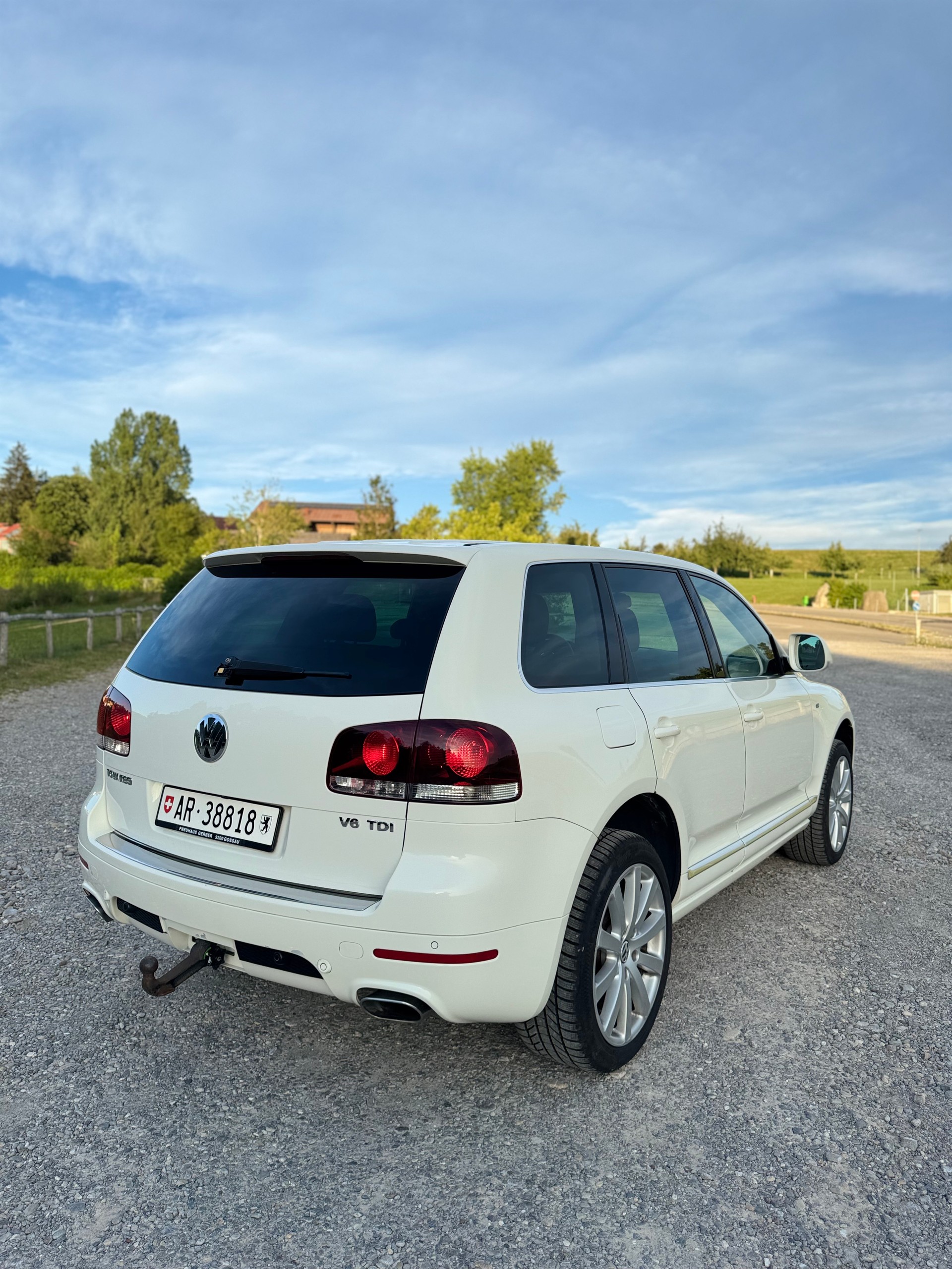 VW TOUAREG R-LINE 3.0 TDI AHK3500KG-image-3