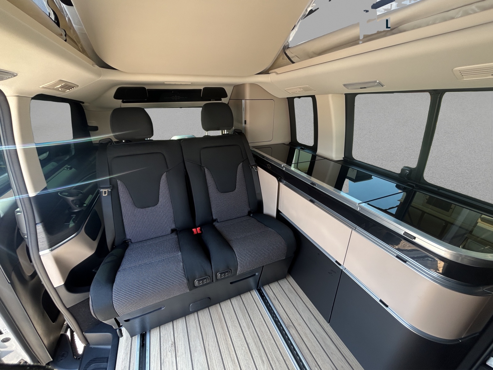 MERCEDES-BENZ Marco Polo 250 d 4M Automat-image-14