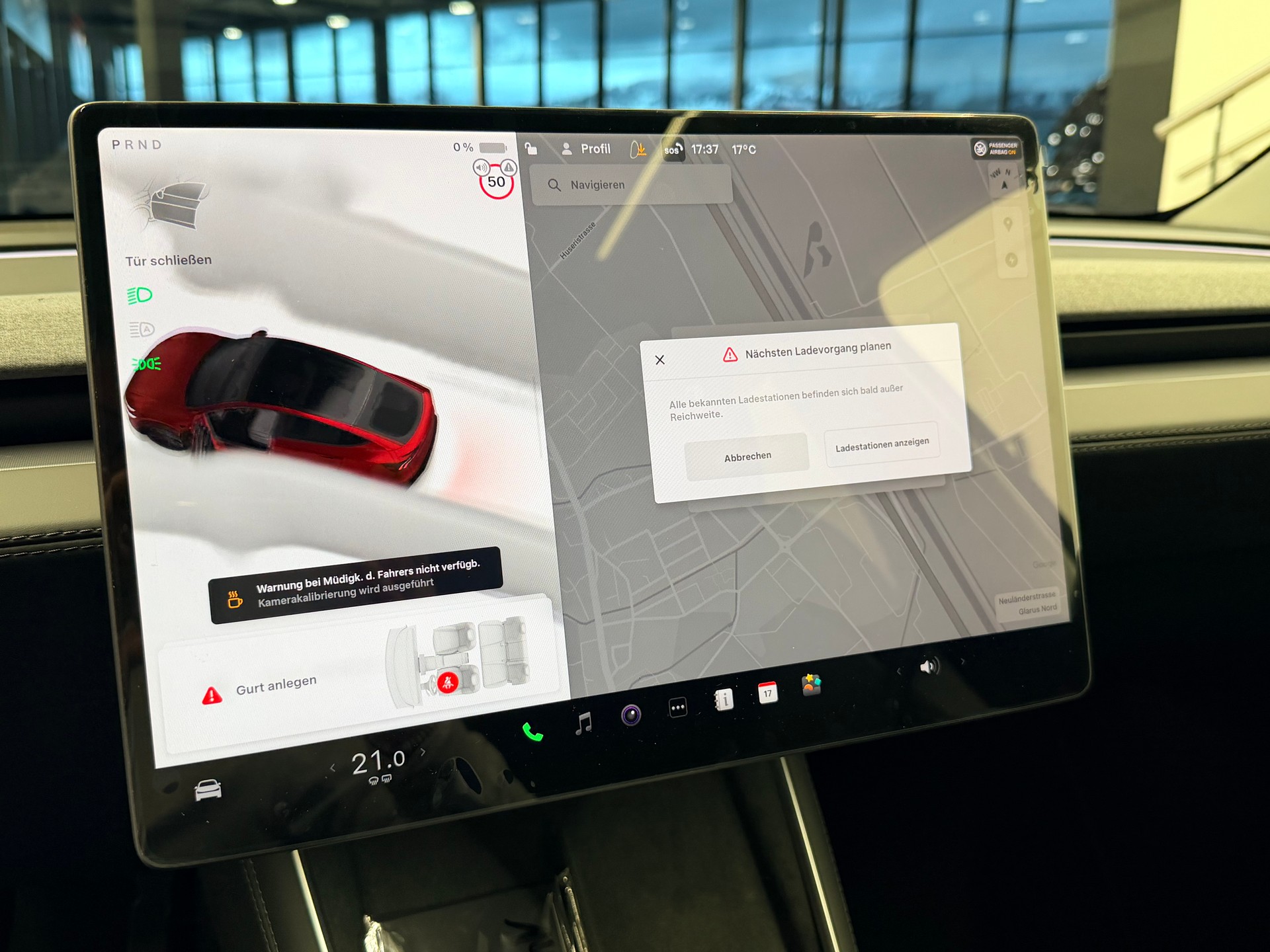 TESLA Model Y Long Range Premium AWD-image-23