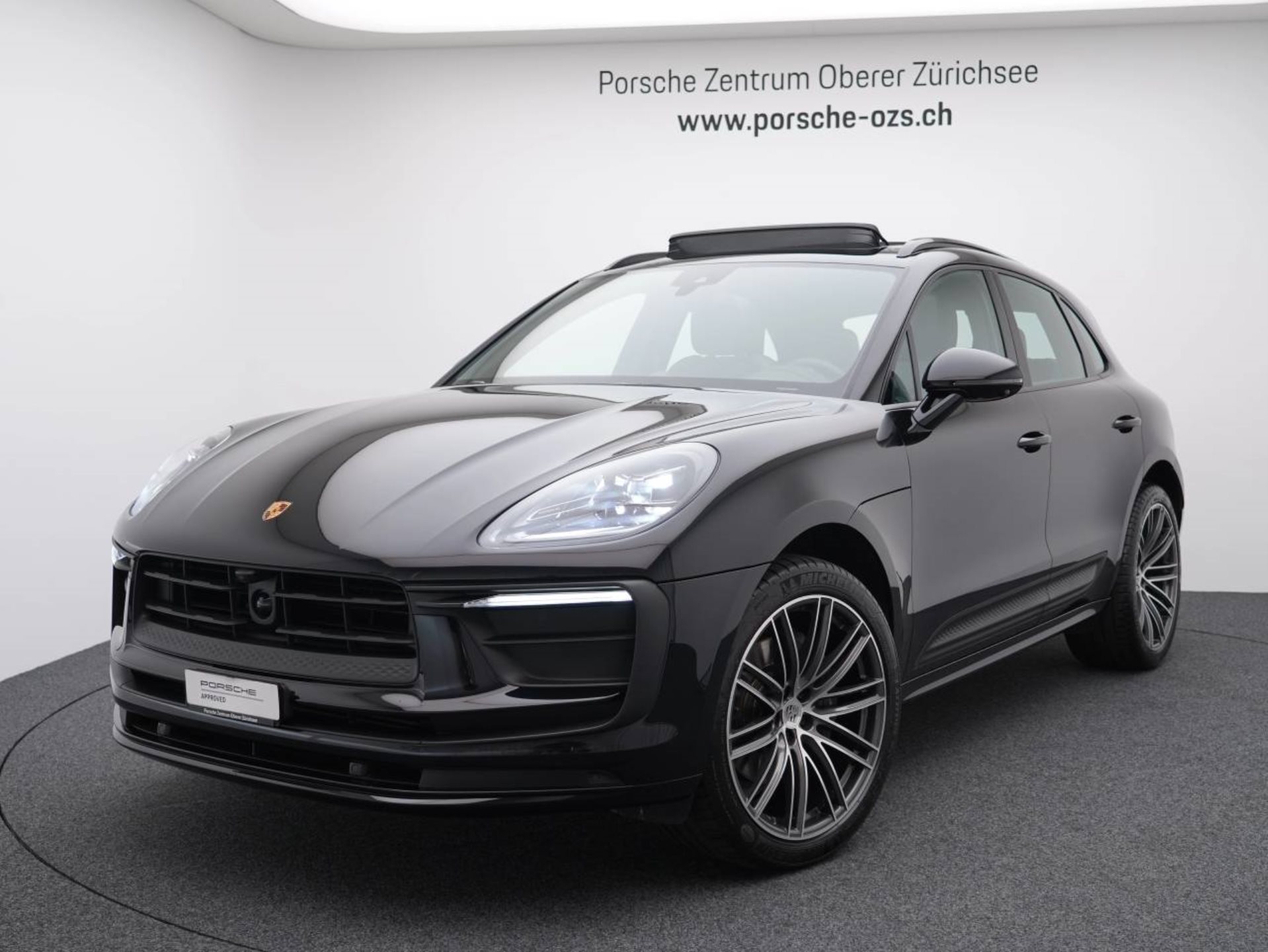PORSCHE Macan