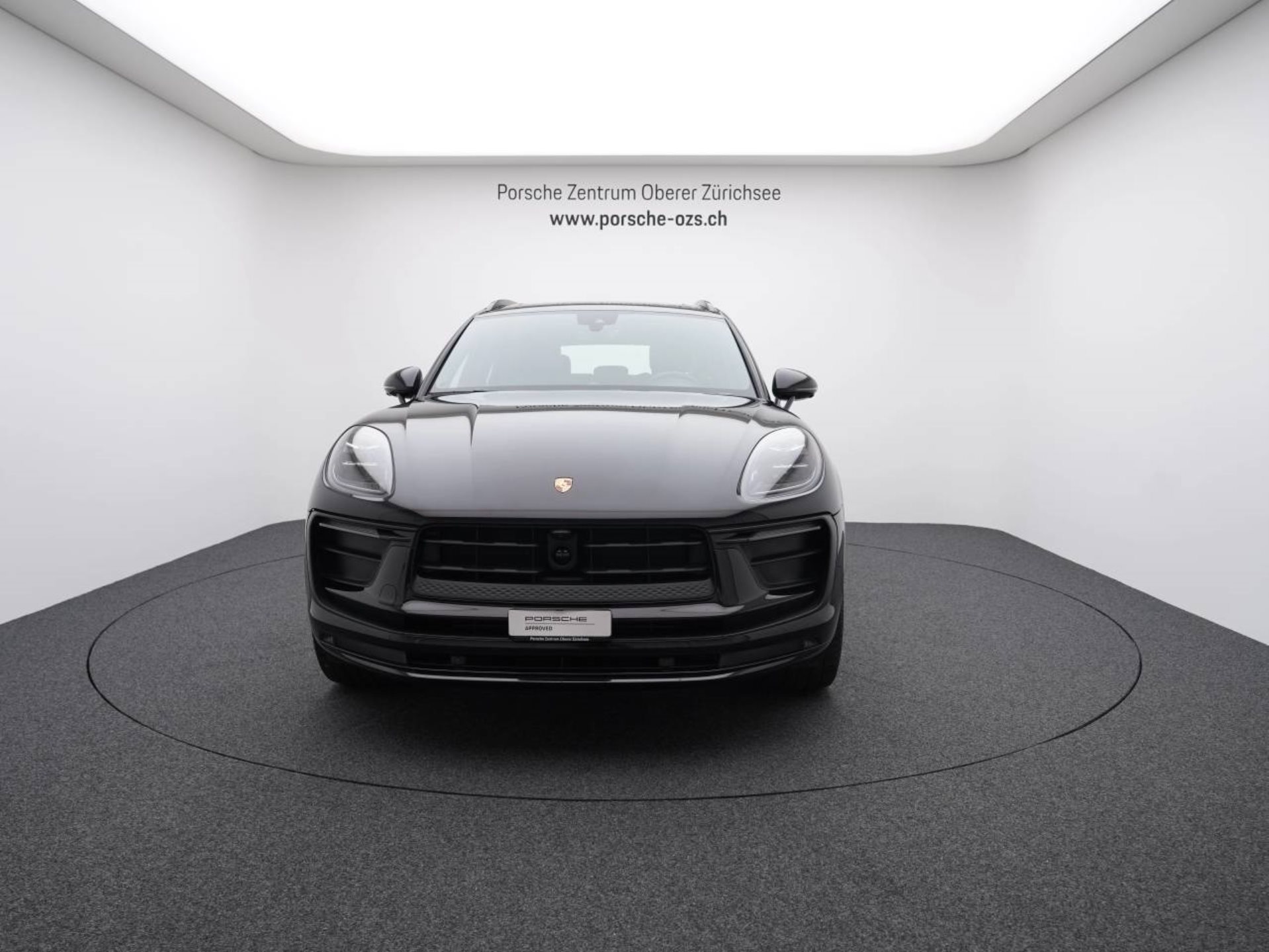 PORSCHE Macan-image-9