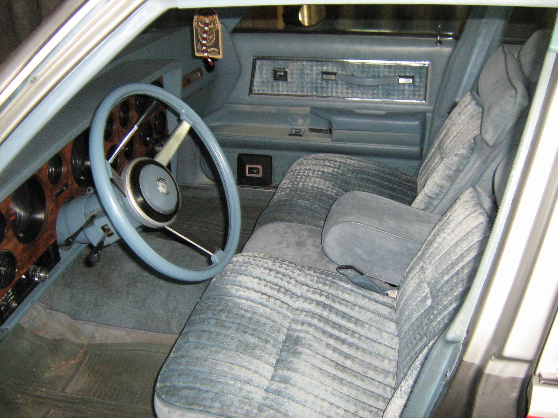 PONTIAC GRAND LEMANS-image-3