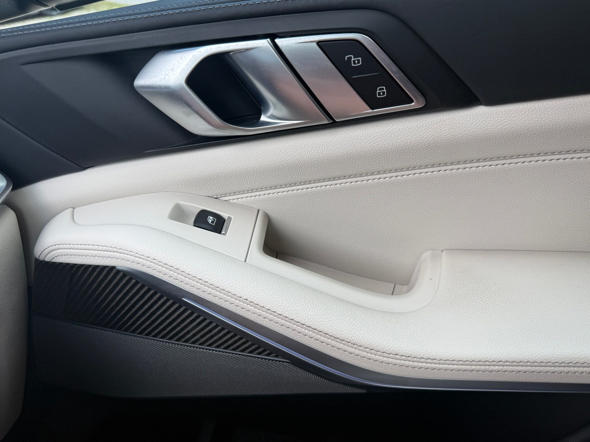 BMW X5 xDrive40d-image-18