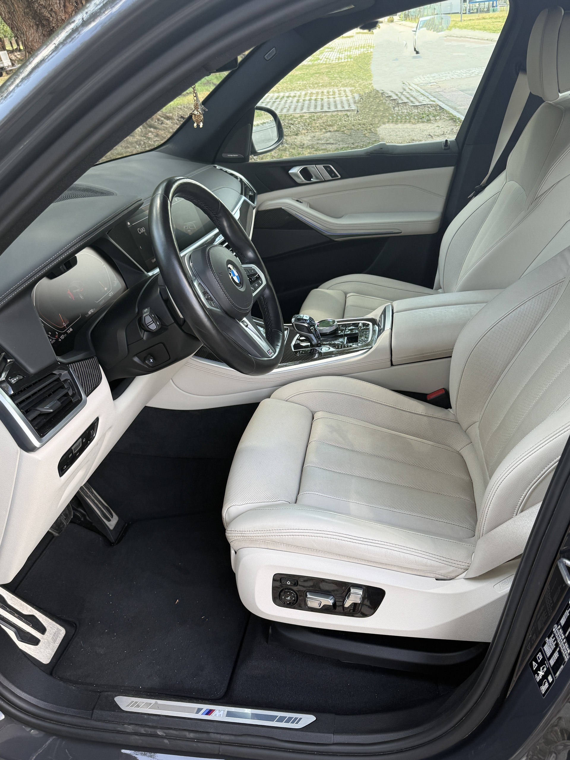 BMW X5 xDrive40d-image-12