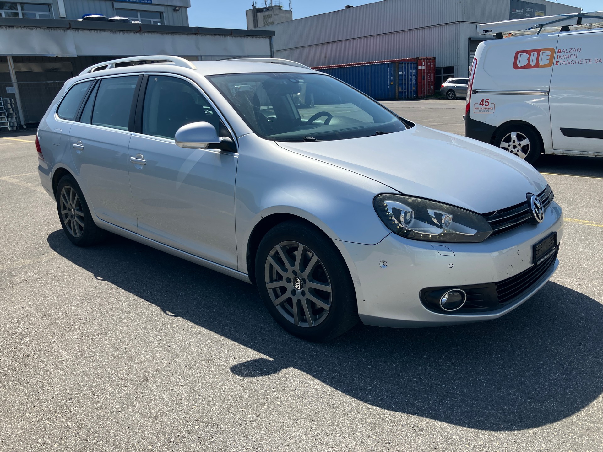 VW Golf Variant 1.6 TDI Team 4Motion-image-2