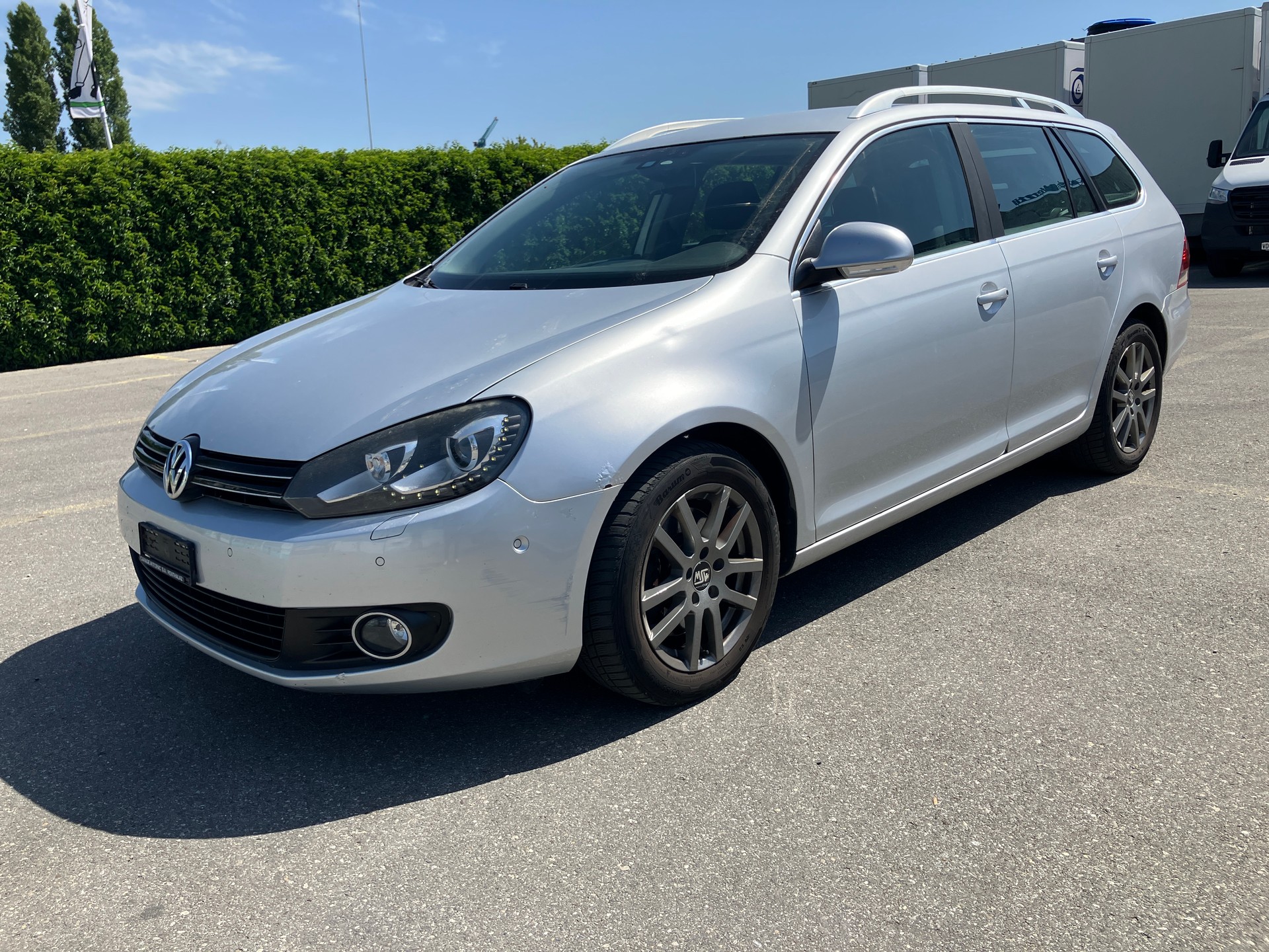 VW Golf Variant 1.6 TDI Team 4Motion-image-4