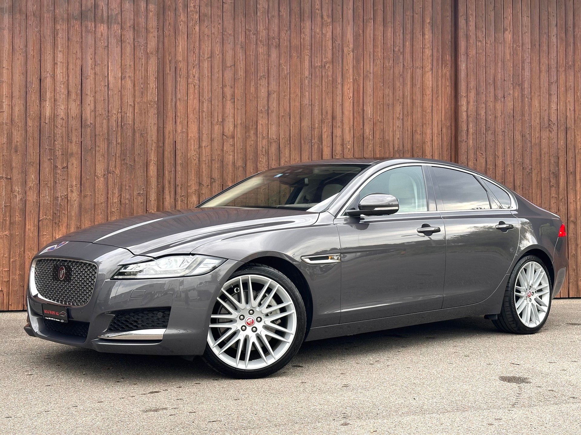 JAGUAR XF 35t Portfolio AWD-image-4