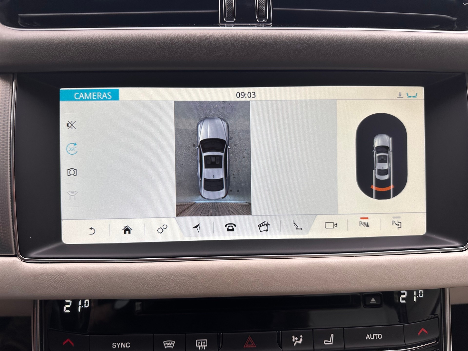 JAGUAR XF 35t Portfolio AWD-image-19