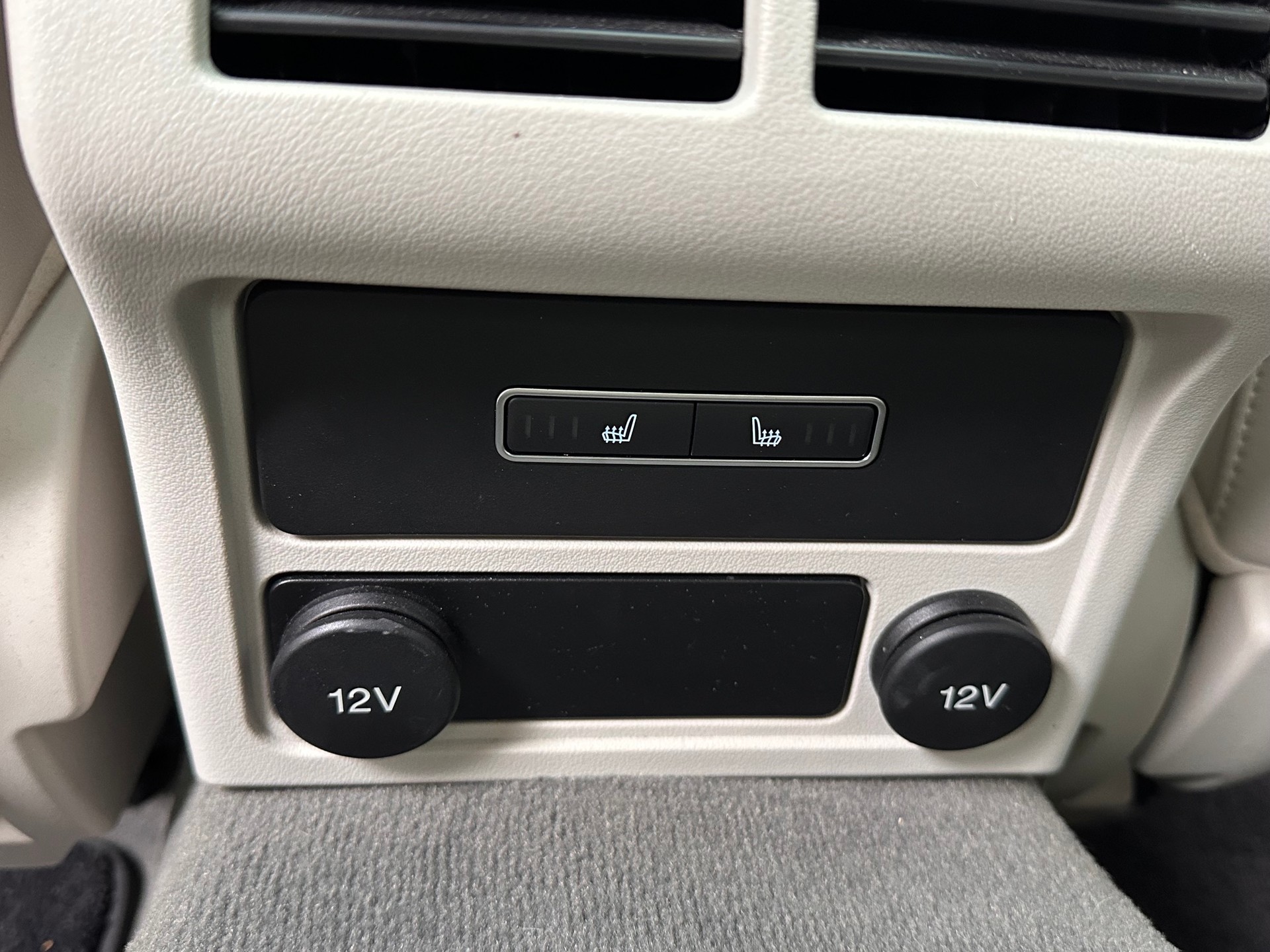 JAGUAR XF 35t Portfolio AWD-image-14