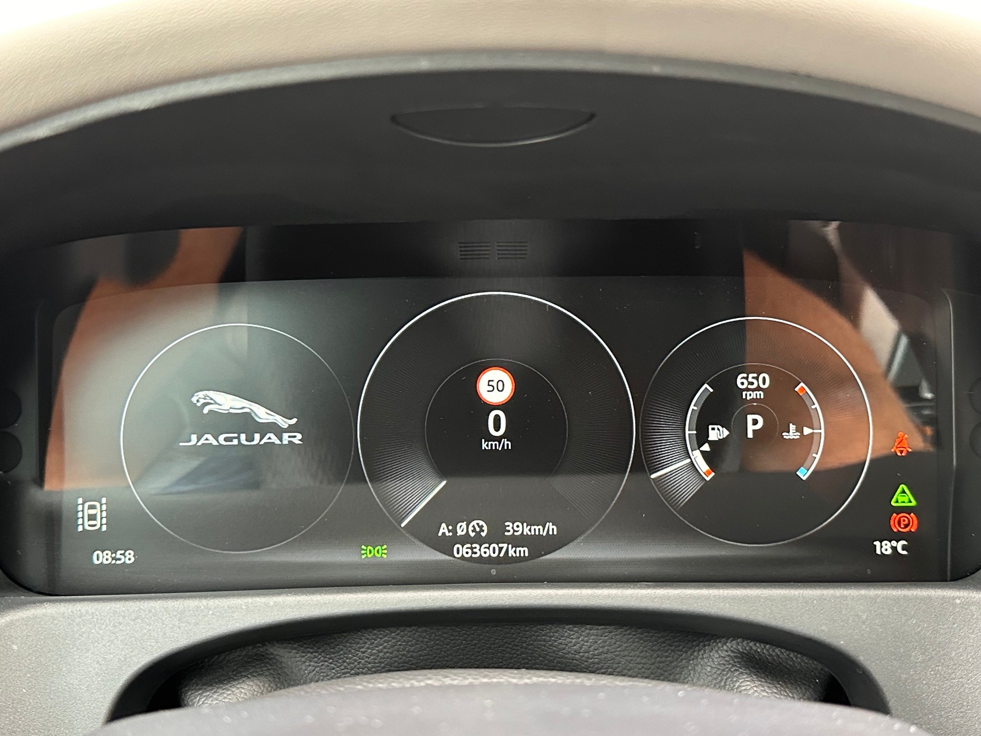 JAGUAR XF 35t Portfolio AWD-image-20