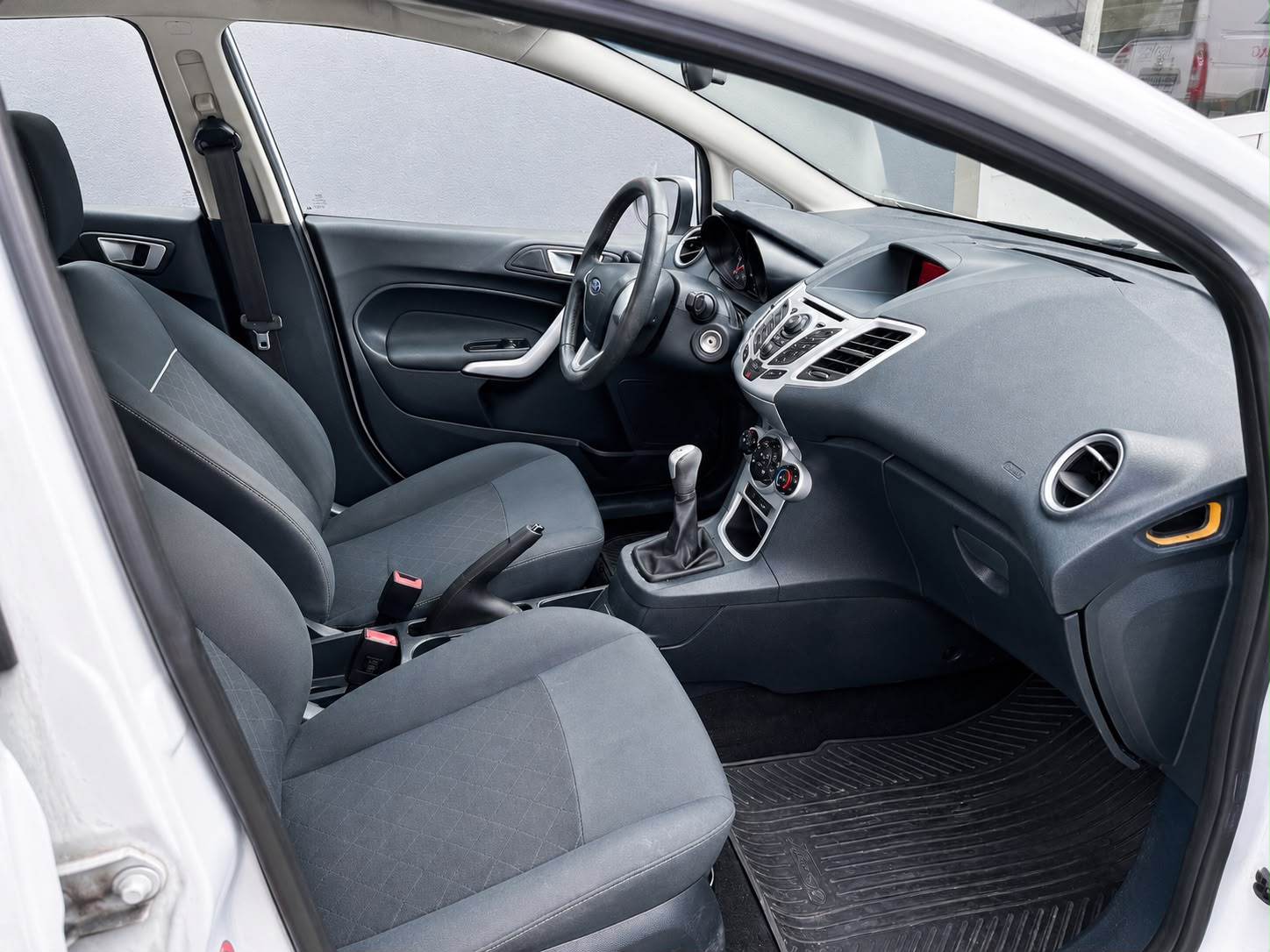 FORD Fiesta 1.25 16V Trend+-image-12
