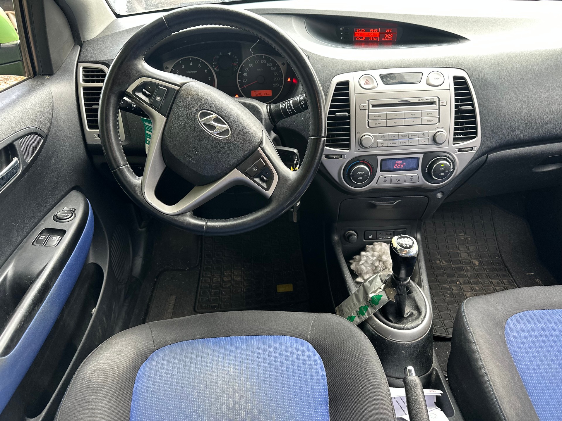 HYUNDAI i20 1.4 Style-image-8