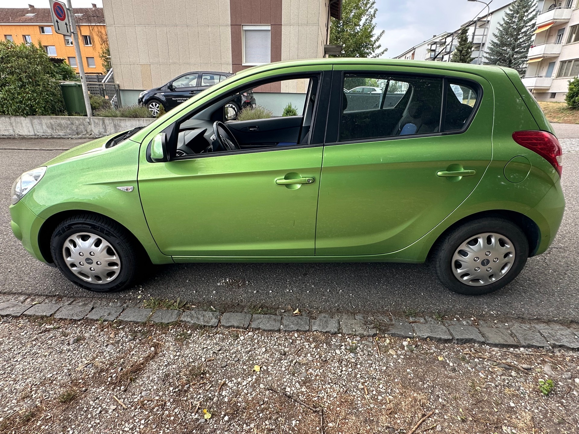 HYUNDAI i20 1.4 Style-image-5