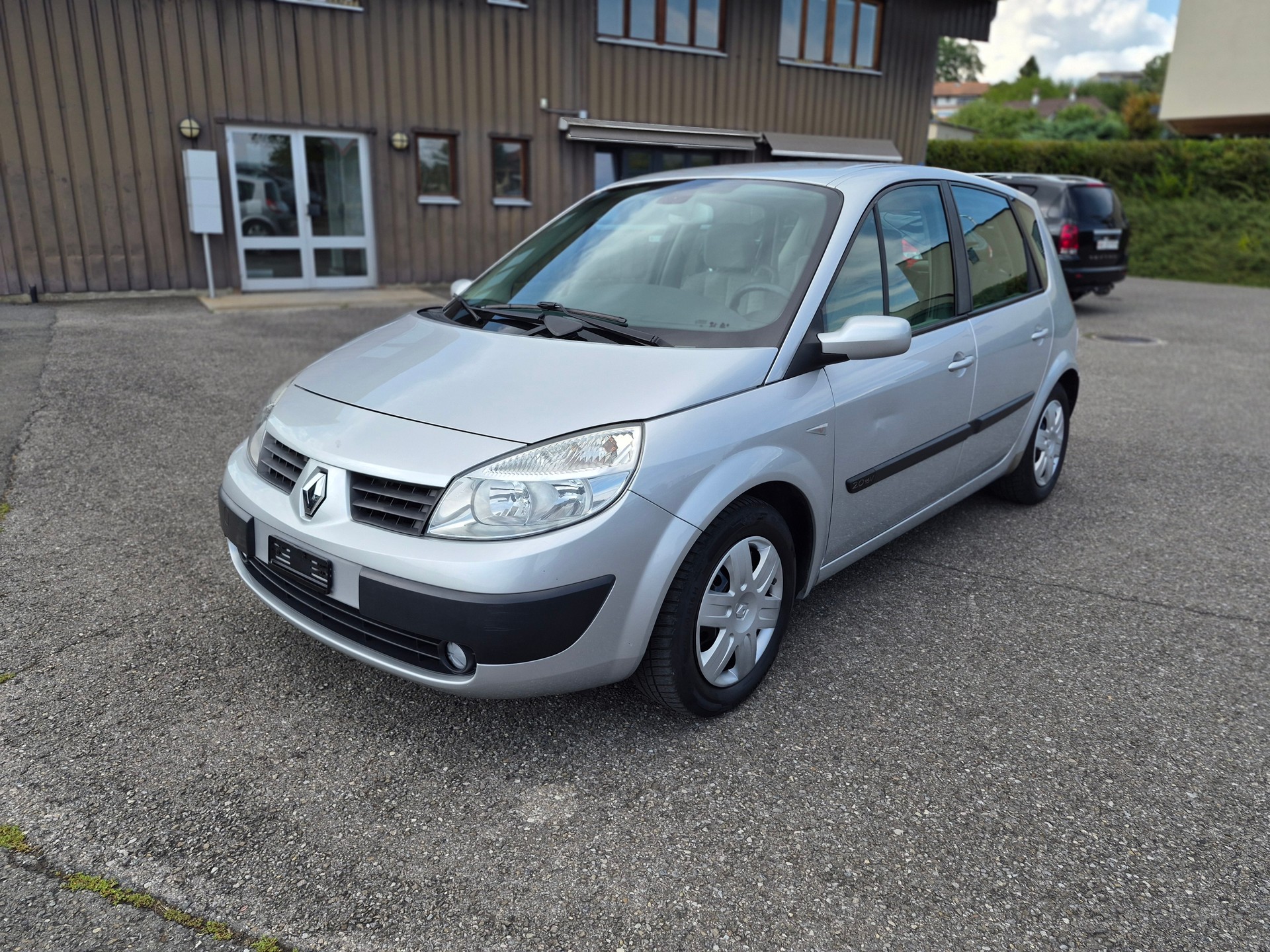 RENAULT Scénic 2.0 16V Dynamique-image-0