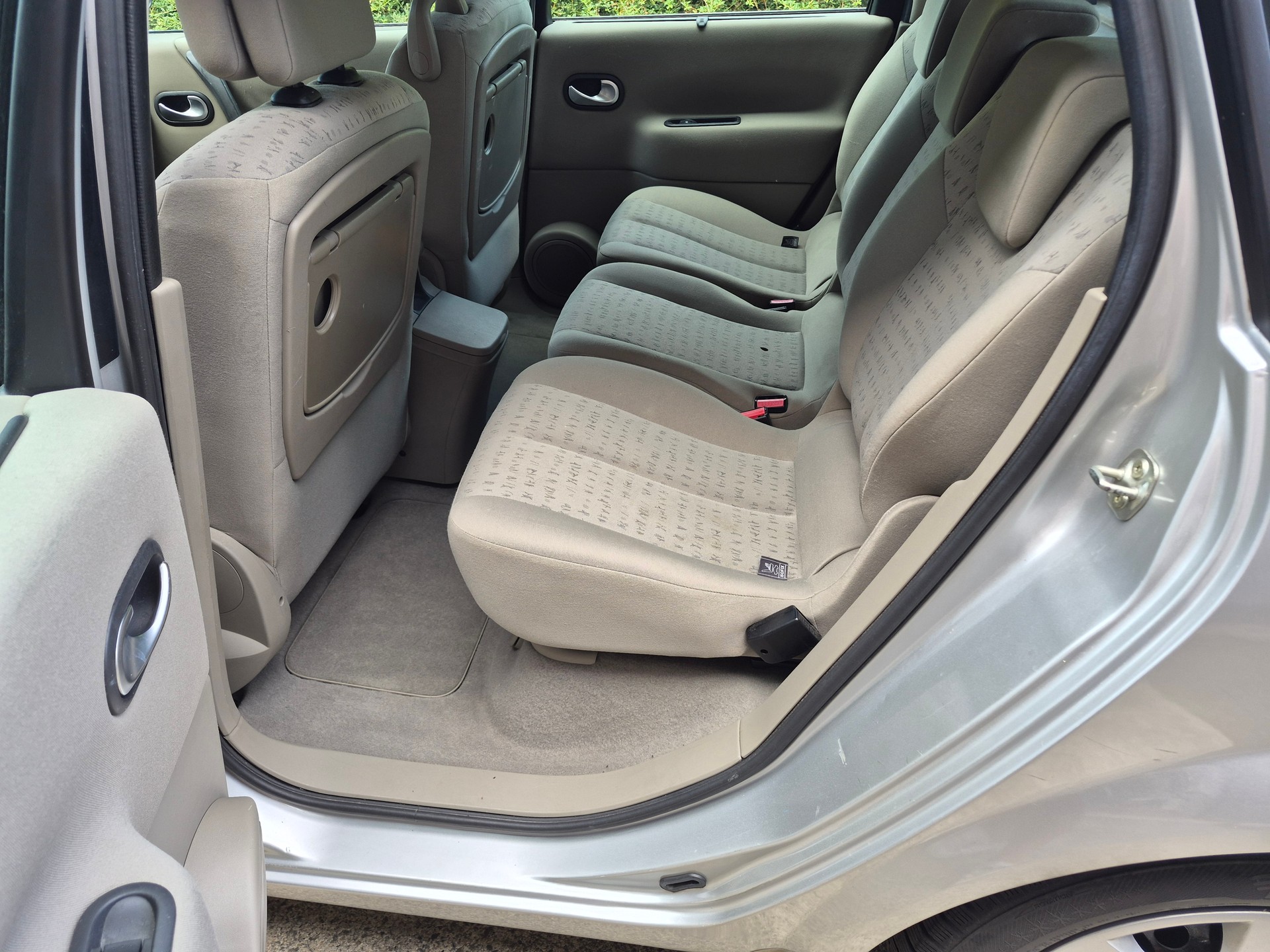 RENAULT Scénic 2.0 16V Dynamique-image-6