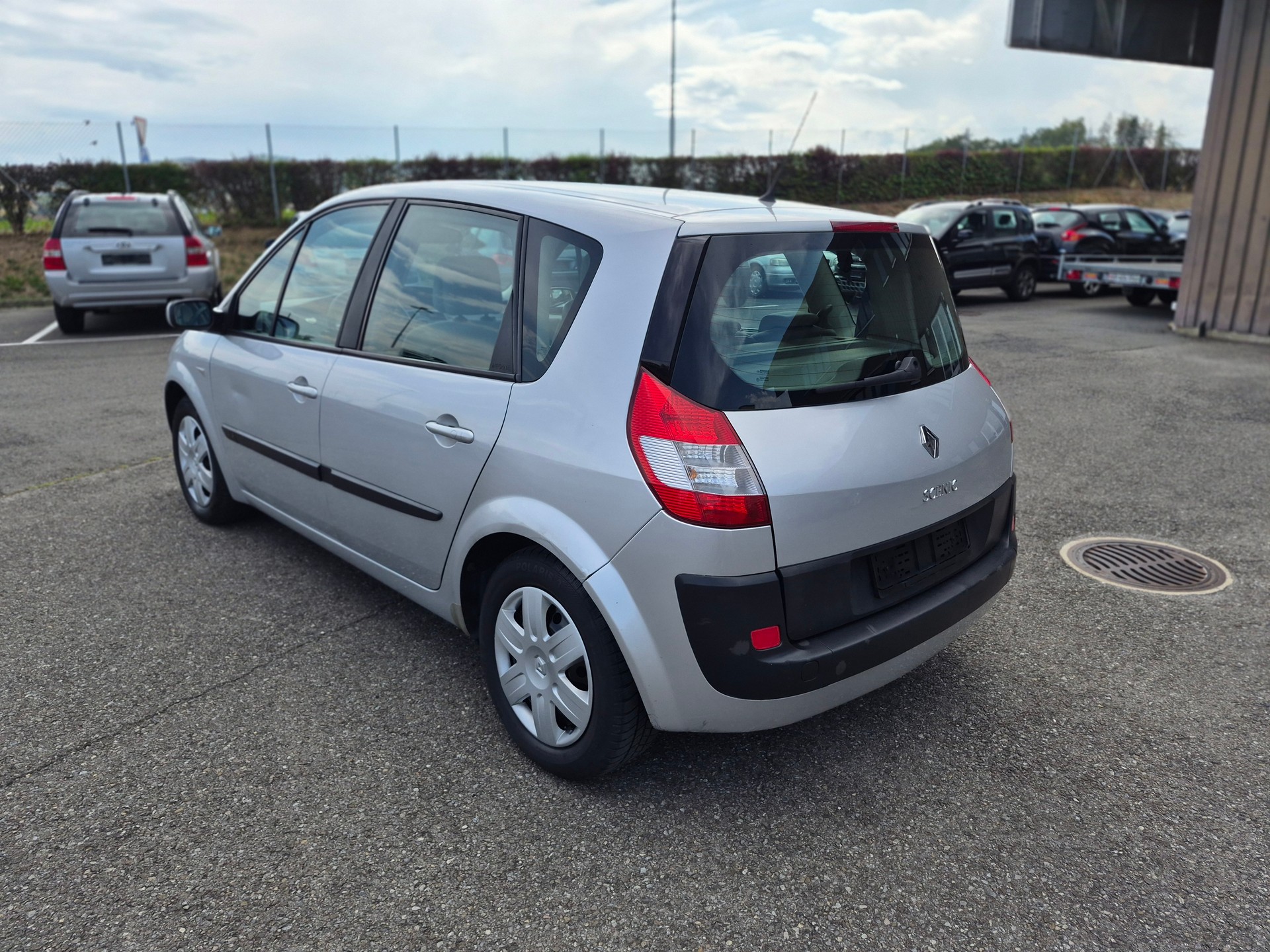 RENAULT Scénic 2.0 16V Dynamique-image-4
