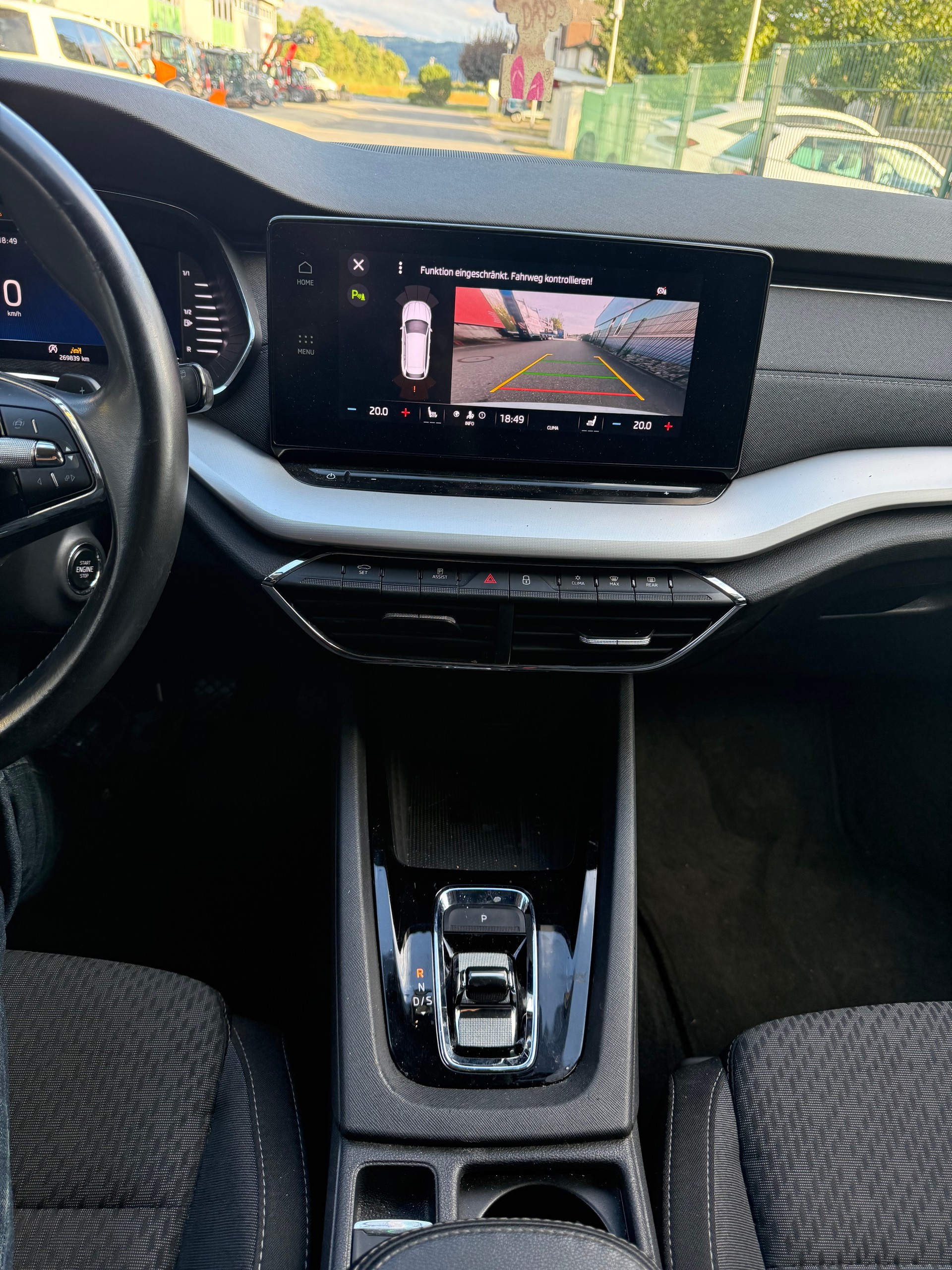 SKODA Octavia Combi 2.0 TDI DSG Ambition-image-7