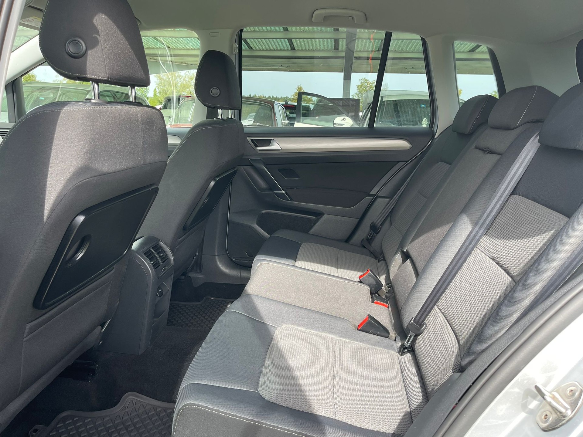 VW Golf Sportsvan 1.6 TDI Comfortline DSG-image-10