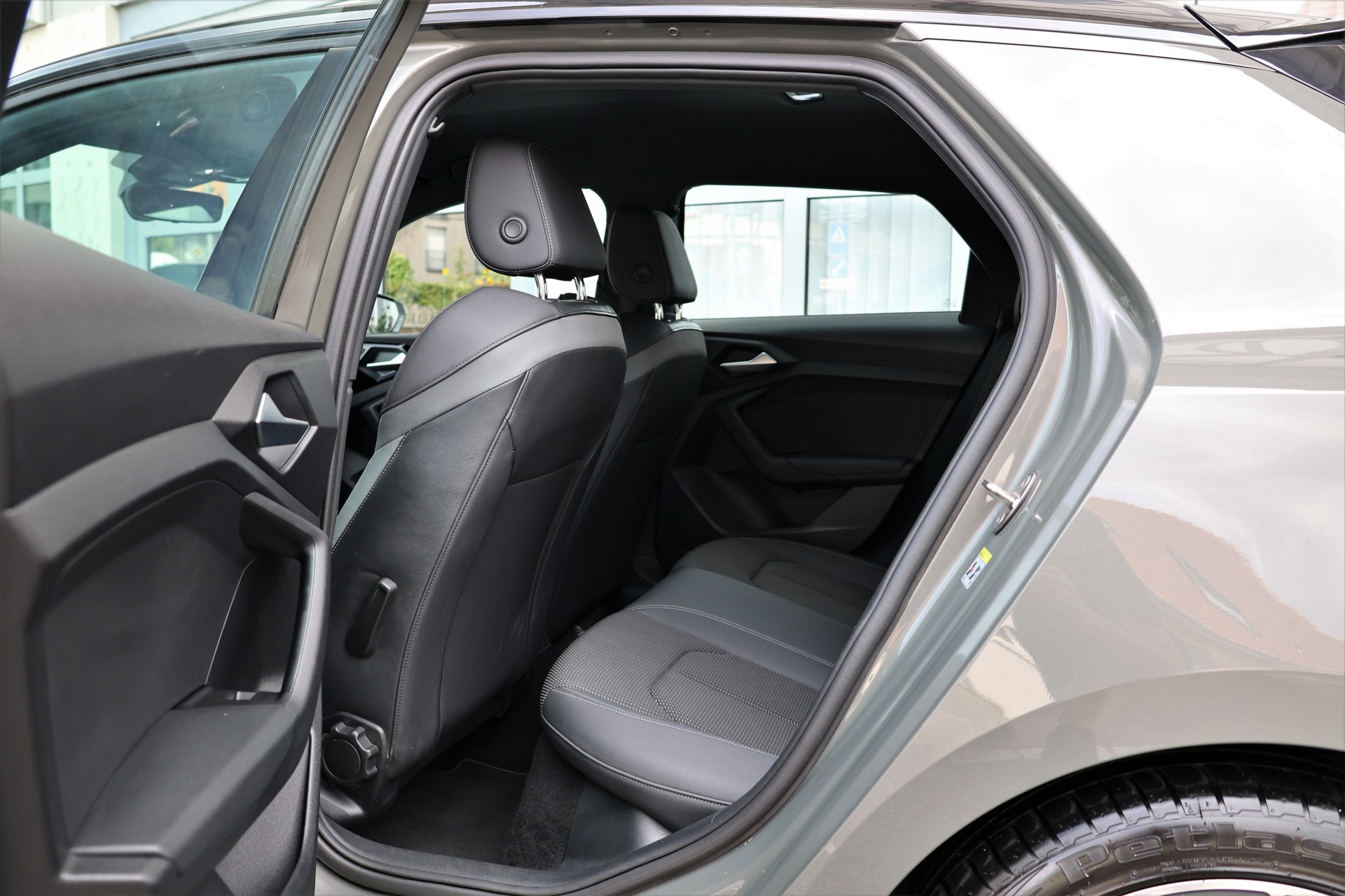 AUDI A1 Sportback 35 TFSI S Line S-tronic (CH)-image-13