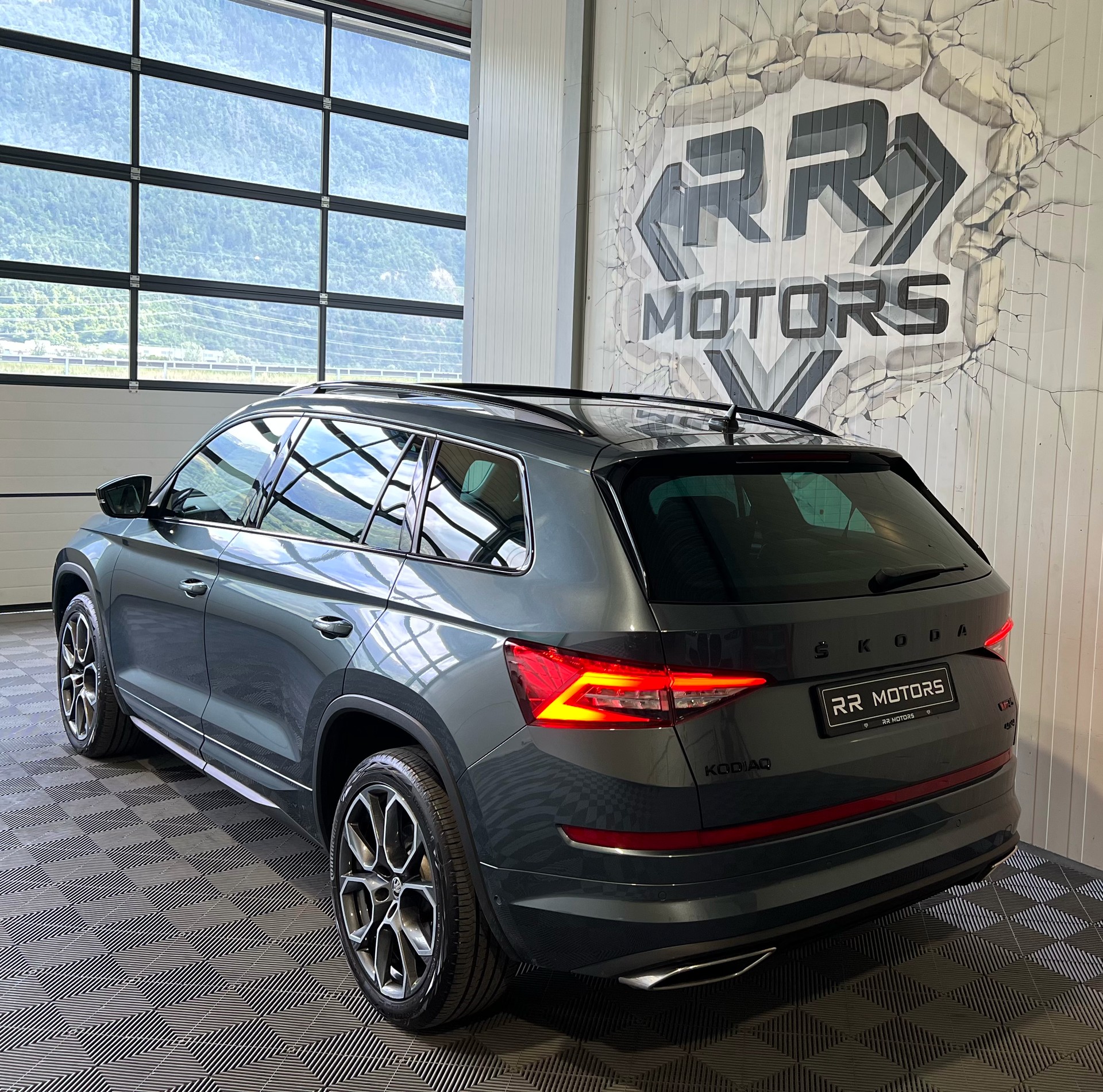 SKODA Kodiaq 2.0 Bi-TDI SCR RS 4x4 DSG-image-2