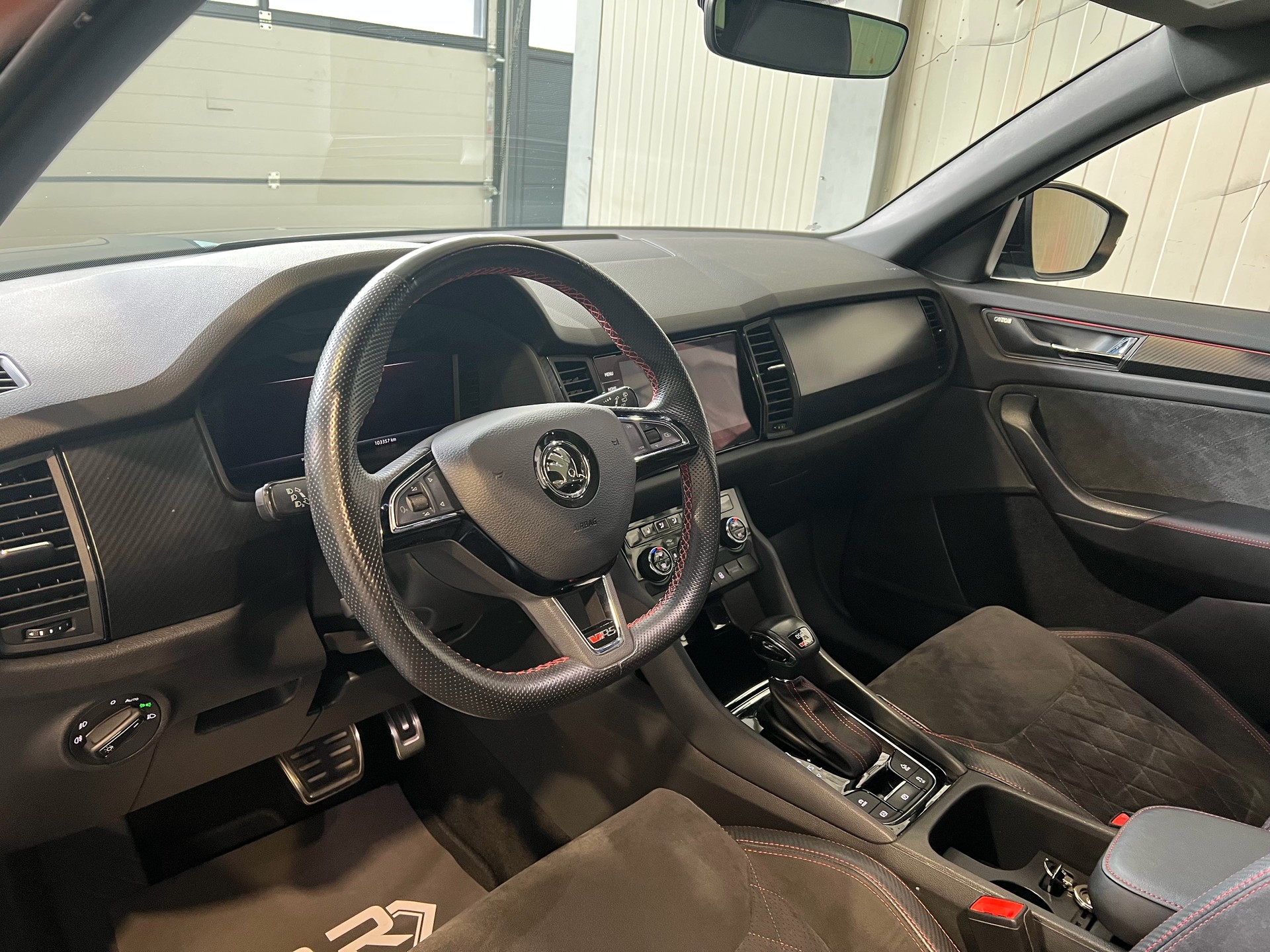 SKODA Kodiaq 2.0 Bi-TDI SCR RS 4x4 DSG-image-11