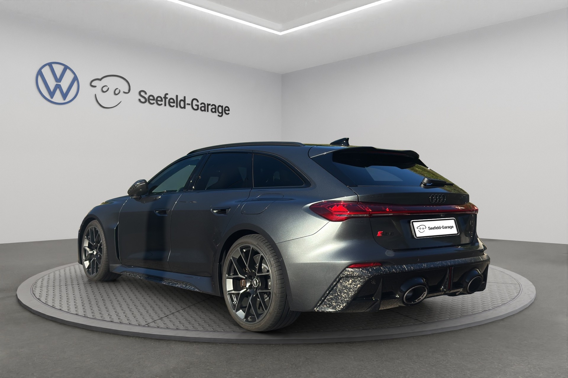 AUDI RS 5 Avant TFSI 470 kW Tiptronic quattro-image-3