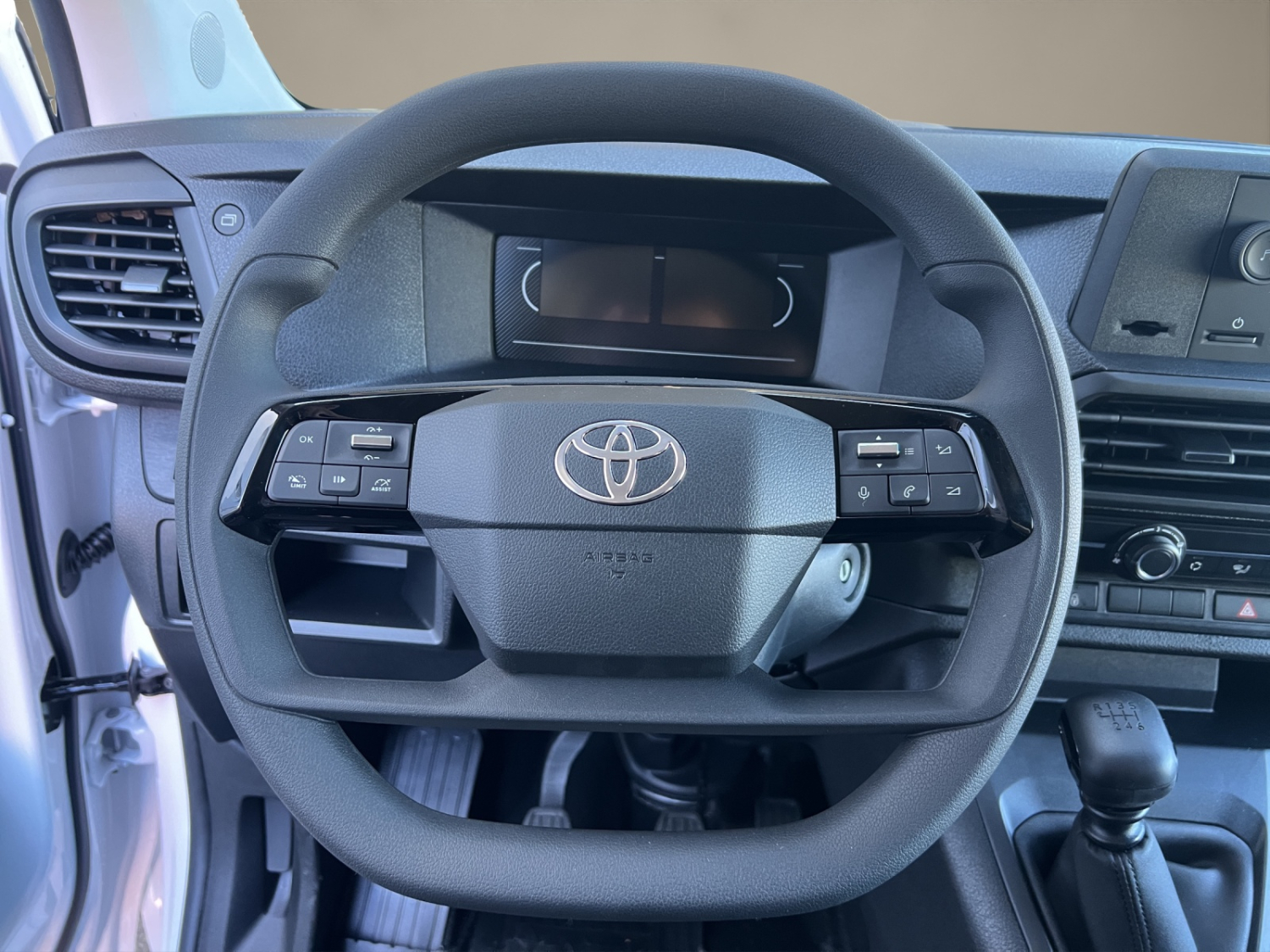 TOYOTA PROACE Verso L2 2.2 D Comfort-image-10