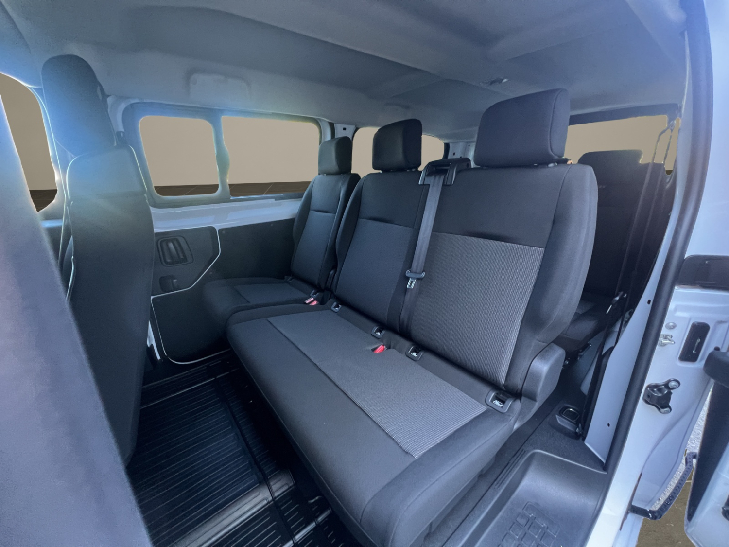 TOYOTA PROACE Verso L2 2.2 D Comfort-image-18
