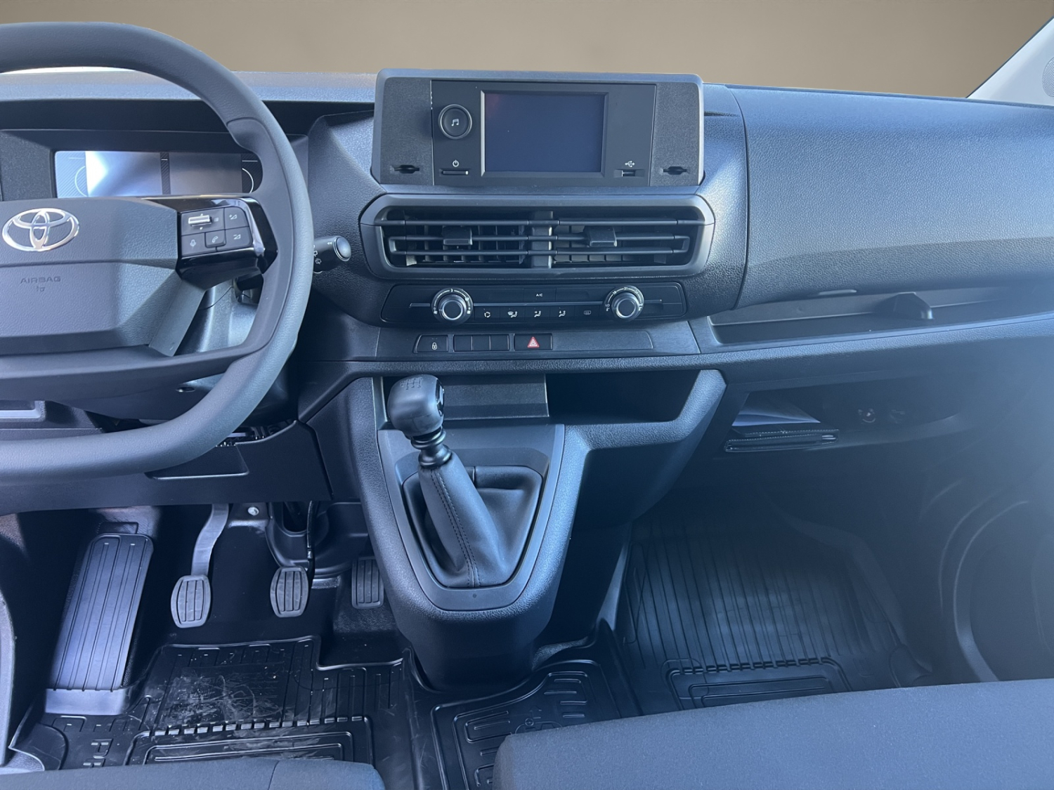 TOYOTA PROACE Verso L2 2.2 D Comfort-image-11