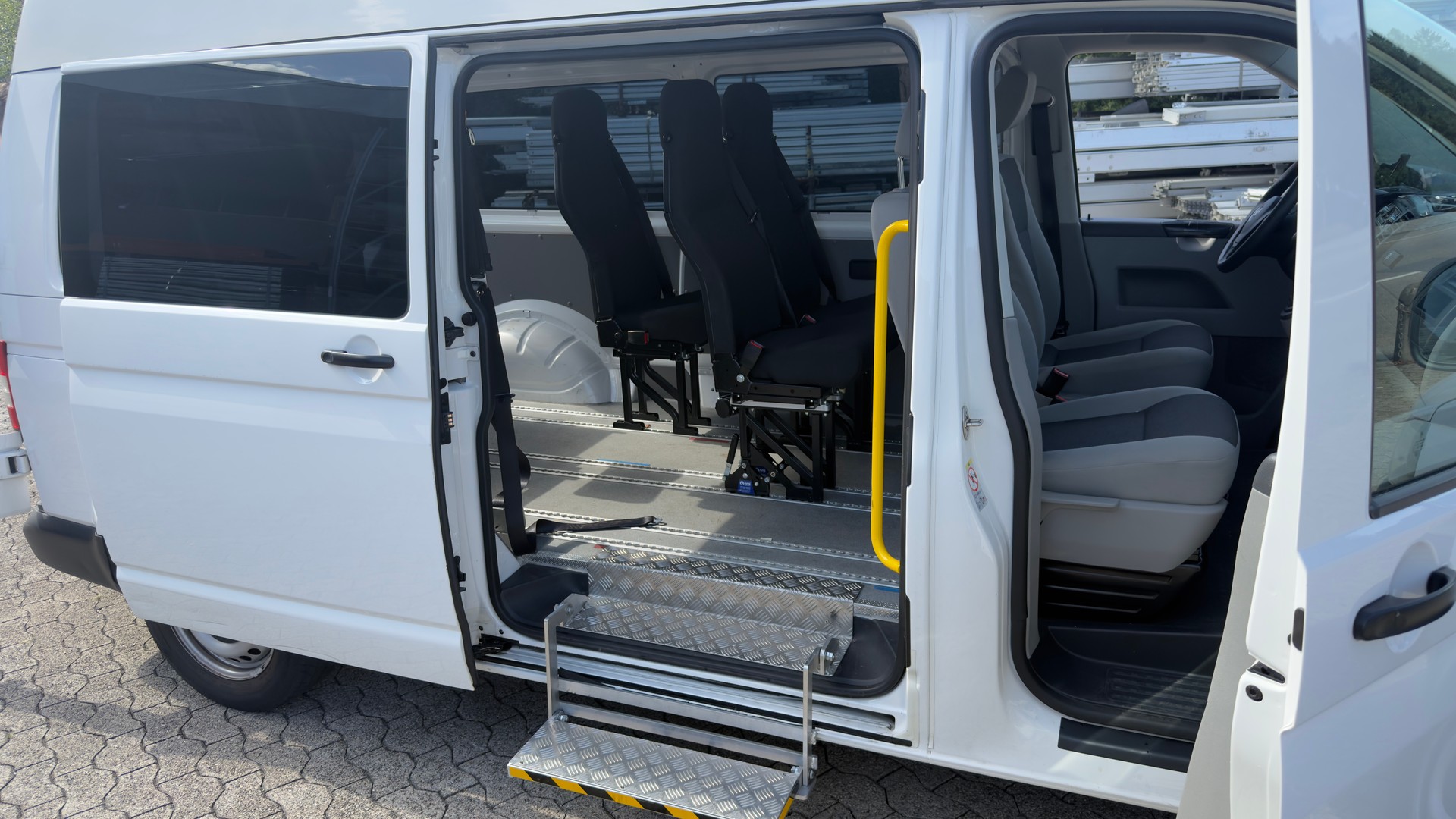 VW T5 2.0 TDI BMT DSG-image-11