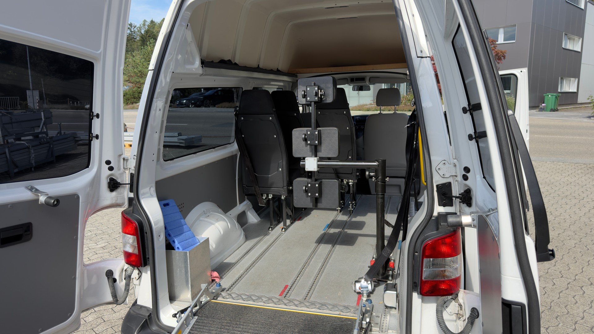 VW T5 2.0 TDI BMT DSG-image-12