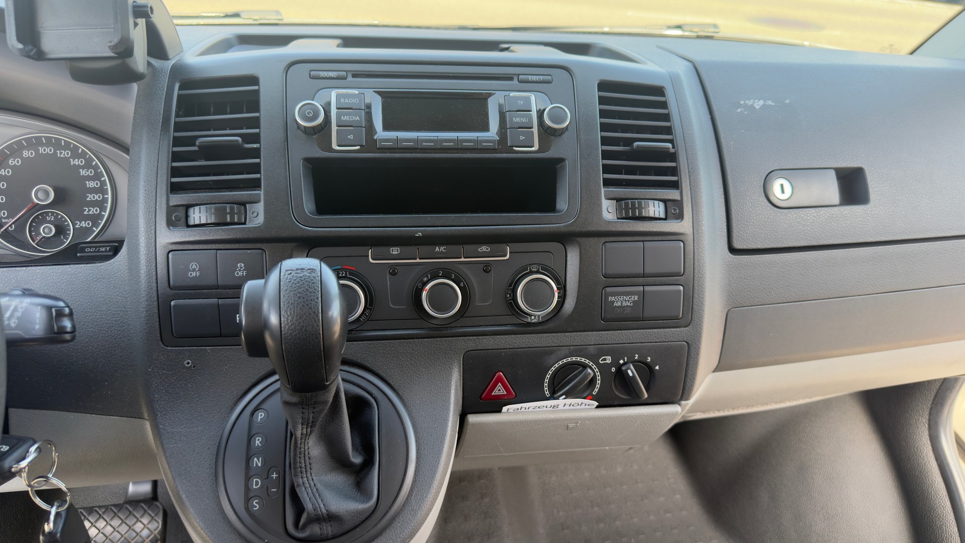 VW T5 2.0 TDI BMT DSG-image-10