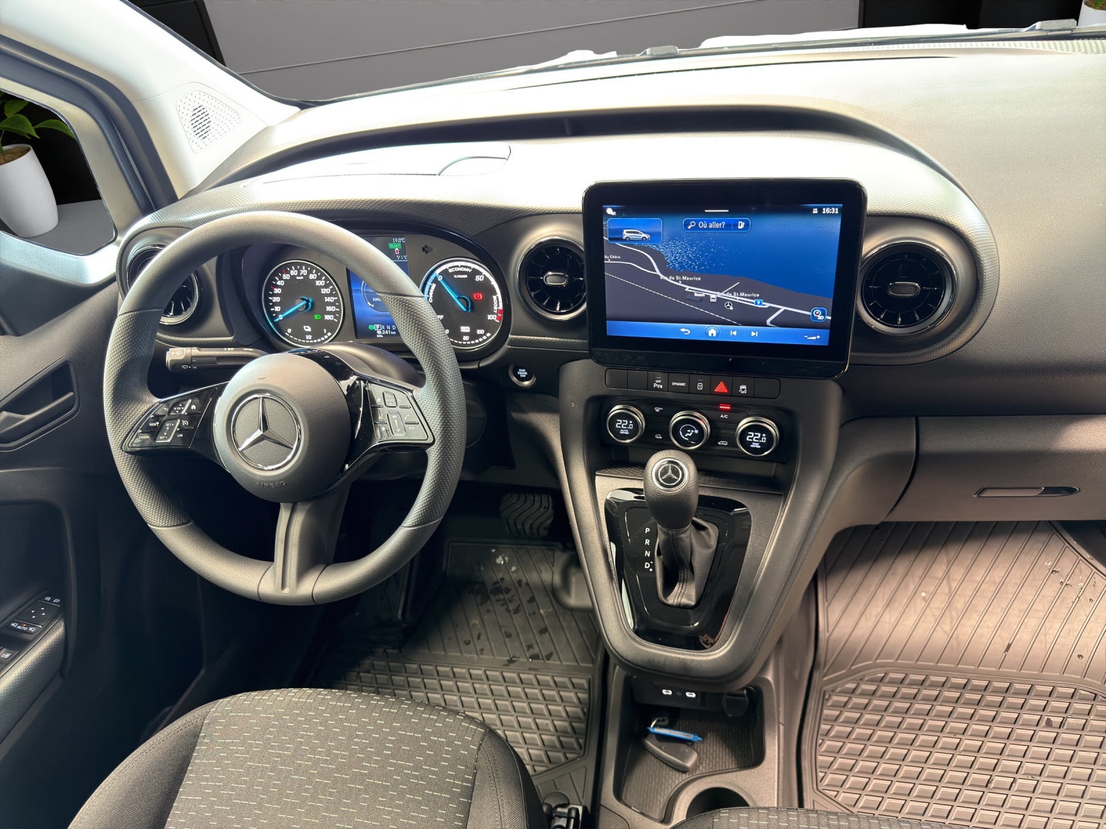 MERCEDES-BENZ eCitan 45kWh Pro-image-11