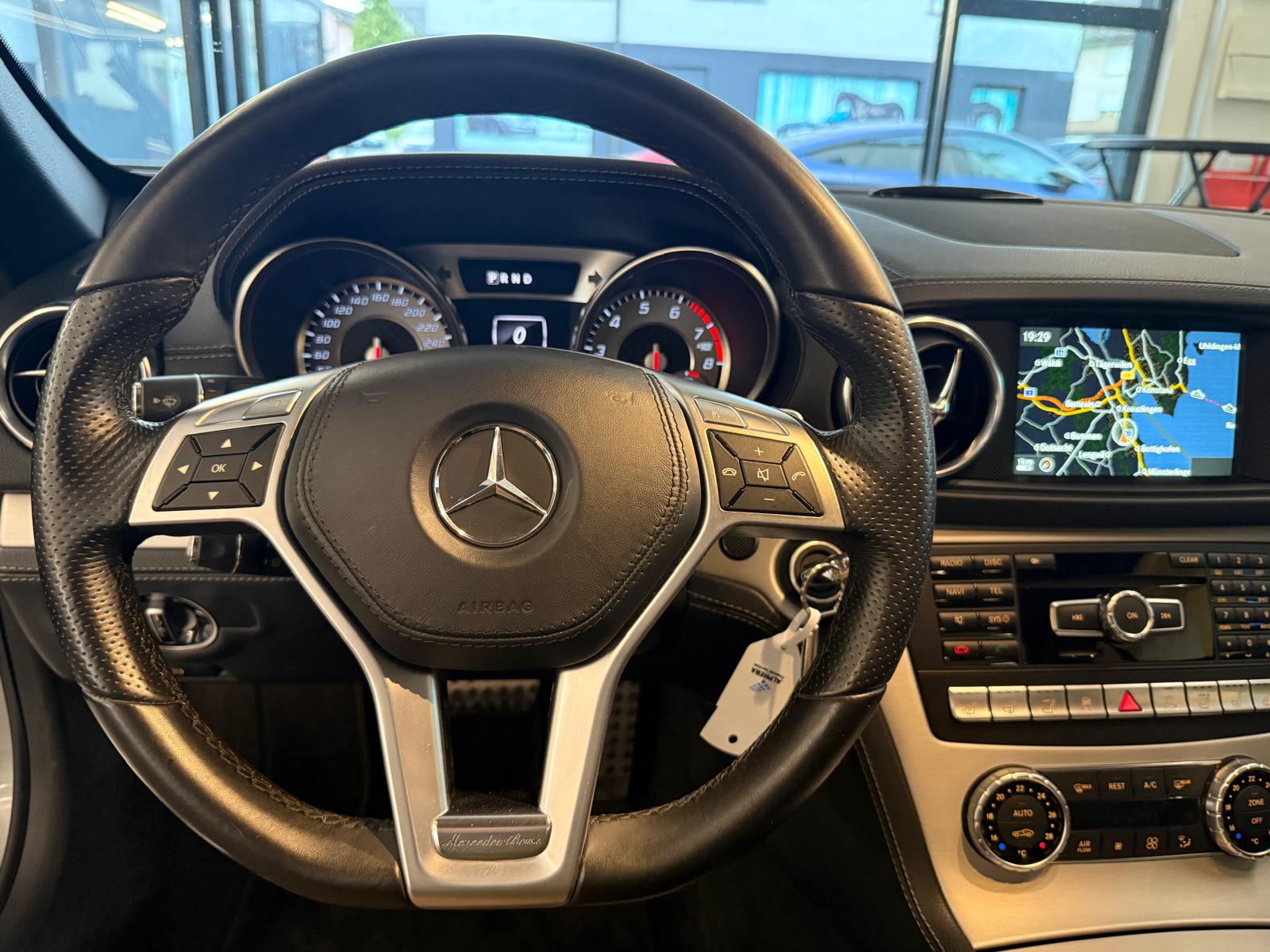 MERCEDES-BENZ SL 500 7G-Tronic-image-12