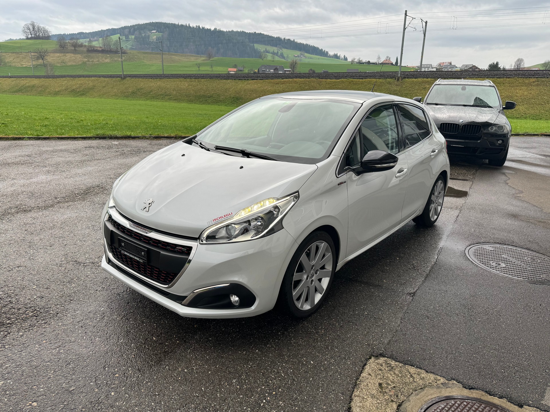 PEUGEOT 208 1.2 THP Allure-image-3