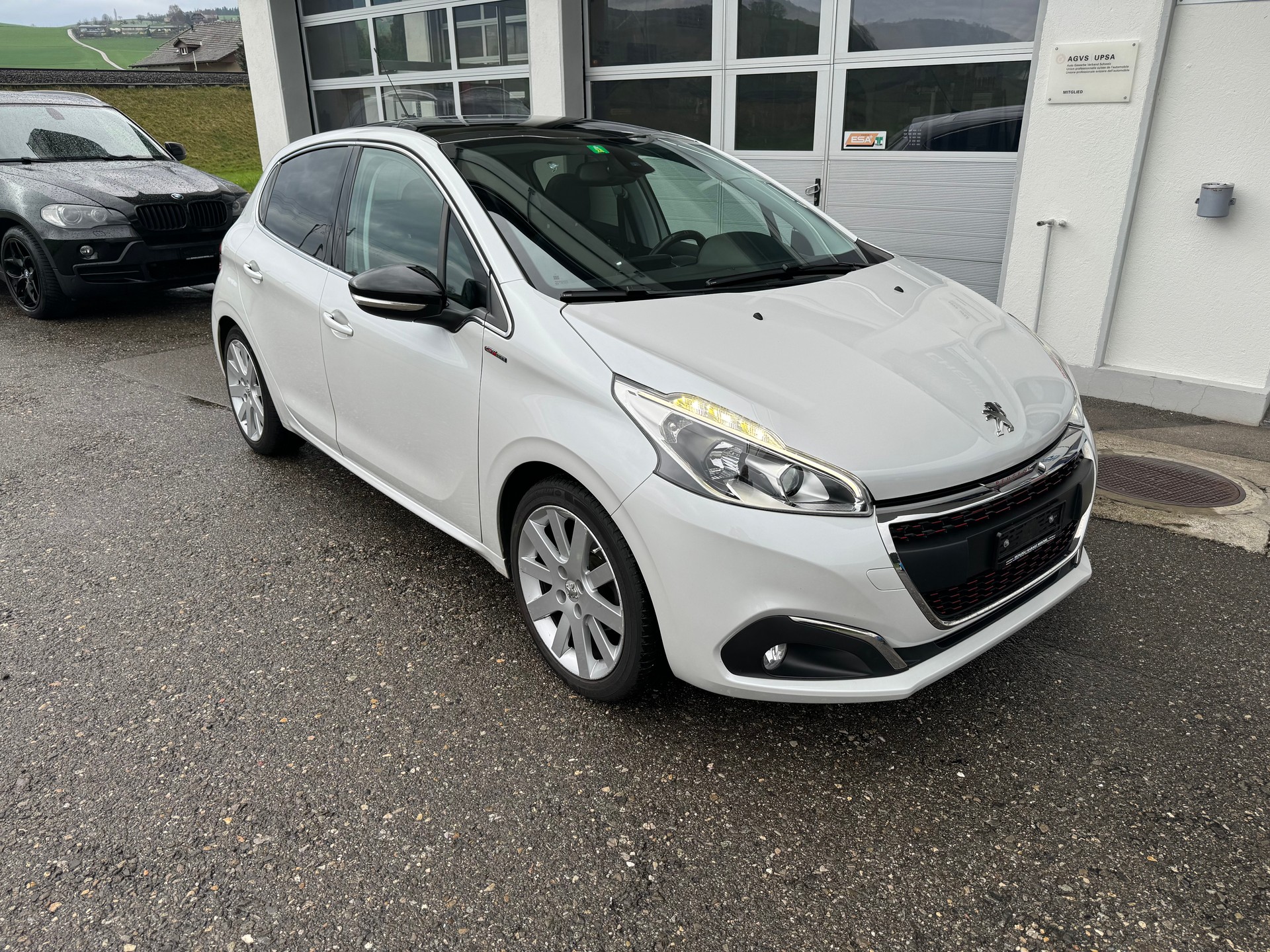 PEUGEOT 208 1.2 THP Allure-image-1