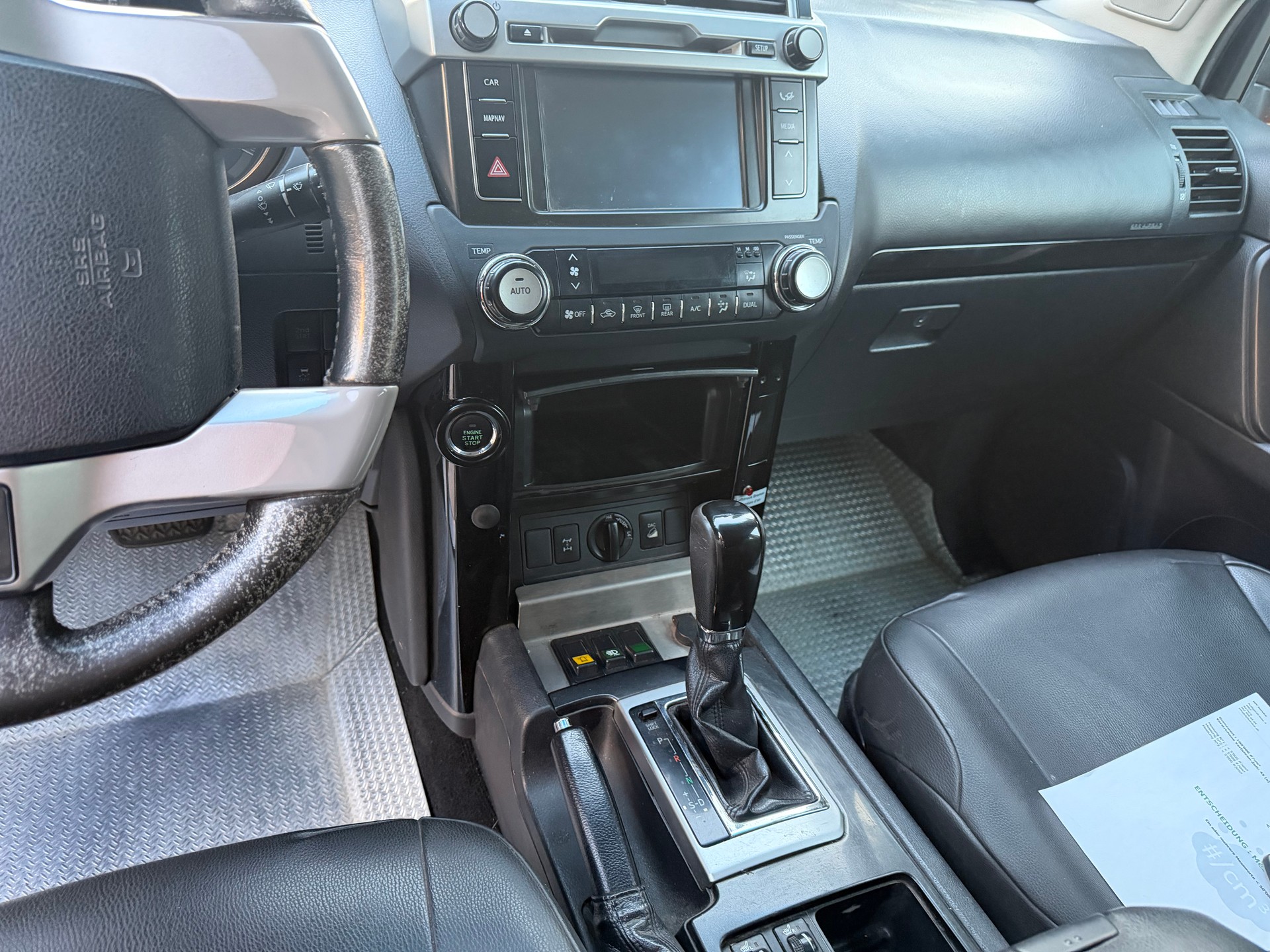 TOYOTA Land Cruiser 3.0 TD Terra Automatic-image-12