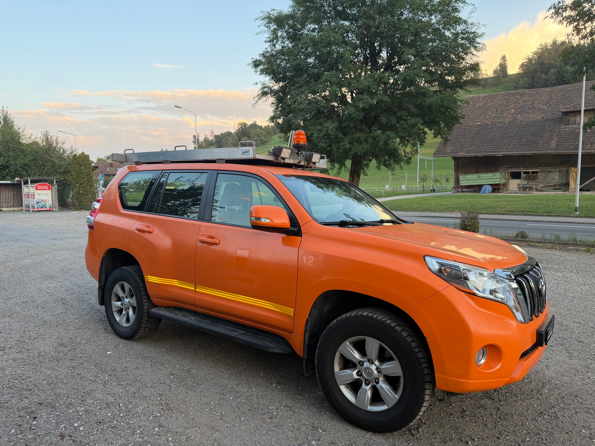 TOYOTA Land Cruiser 3.0 TD Terra Automatic-image-2