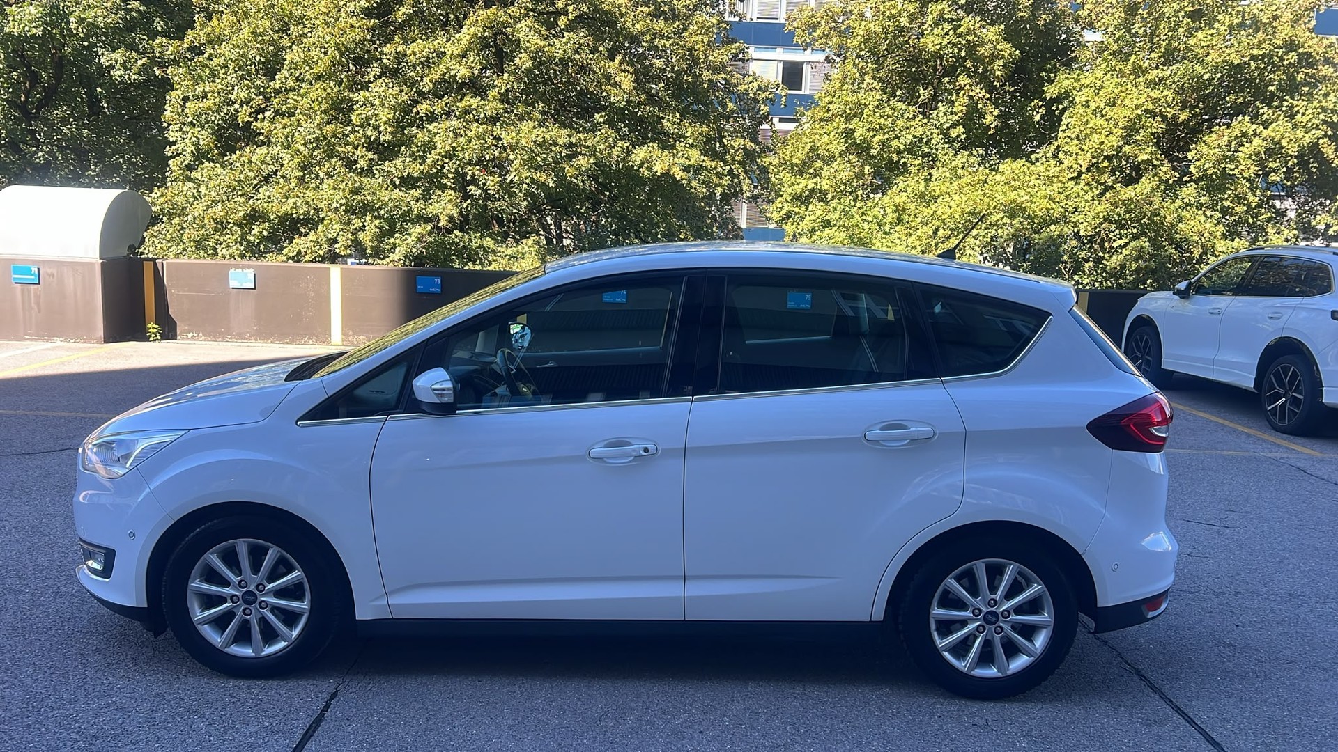 FORD C-Max 1.5 TDCi Trend PowerShift-image-4
