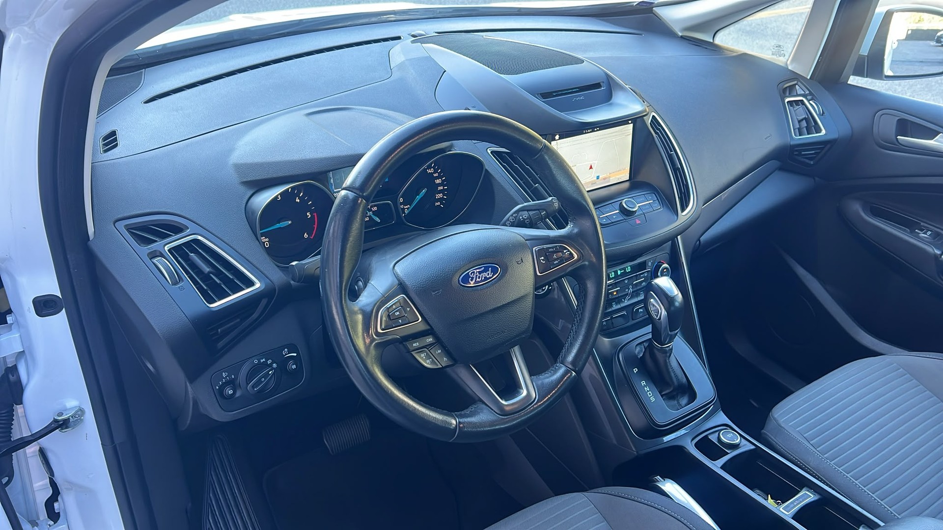 FORD C-Max 1.5 TDCi Trend PowerShift-image-9