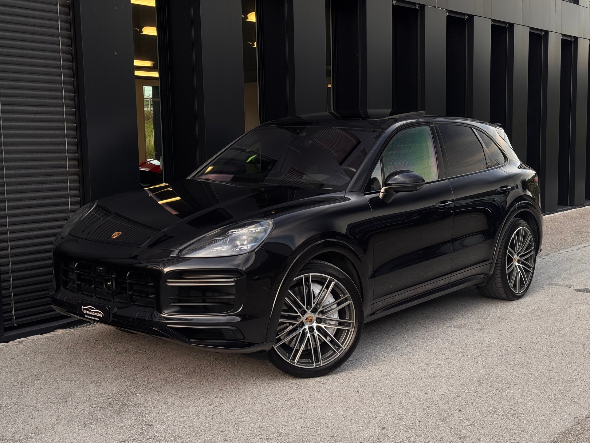 PORSCHE Cayenne Turbo-image-0