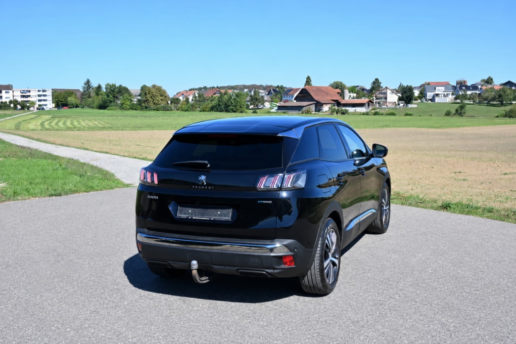 PEUGEOT 3008 225e Hybrid2 Allure Pack EAT8-image-2